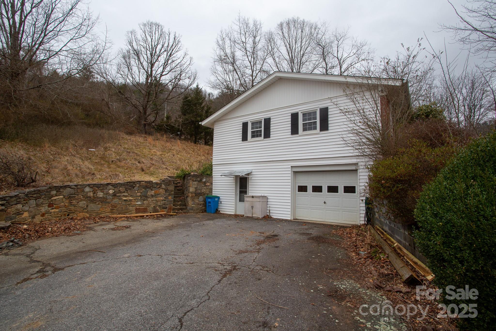 332 Baird Cove Road Property Photo