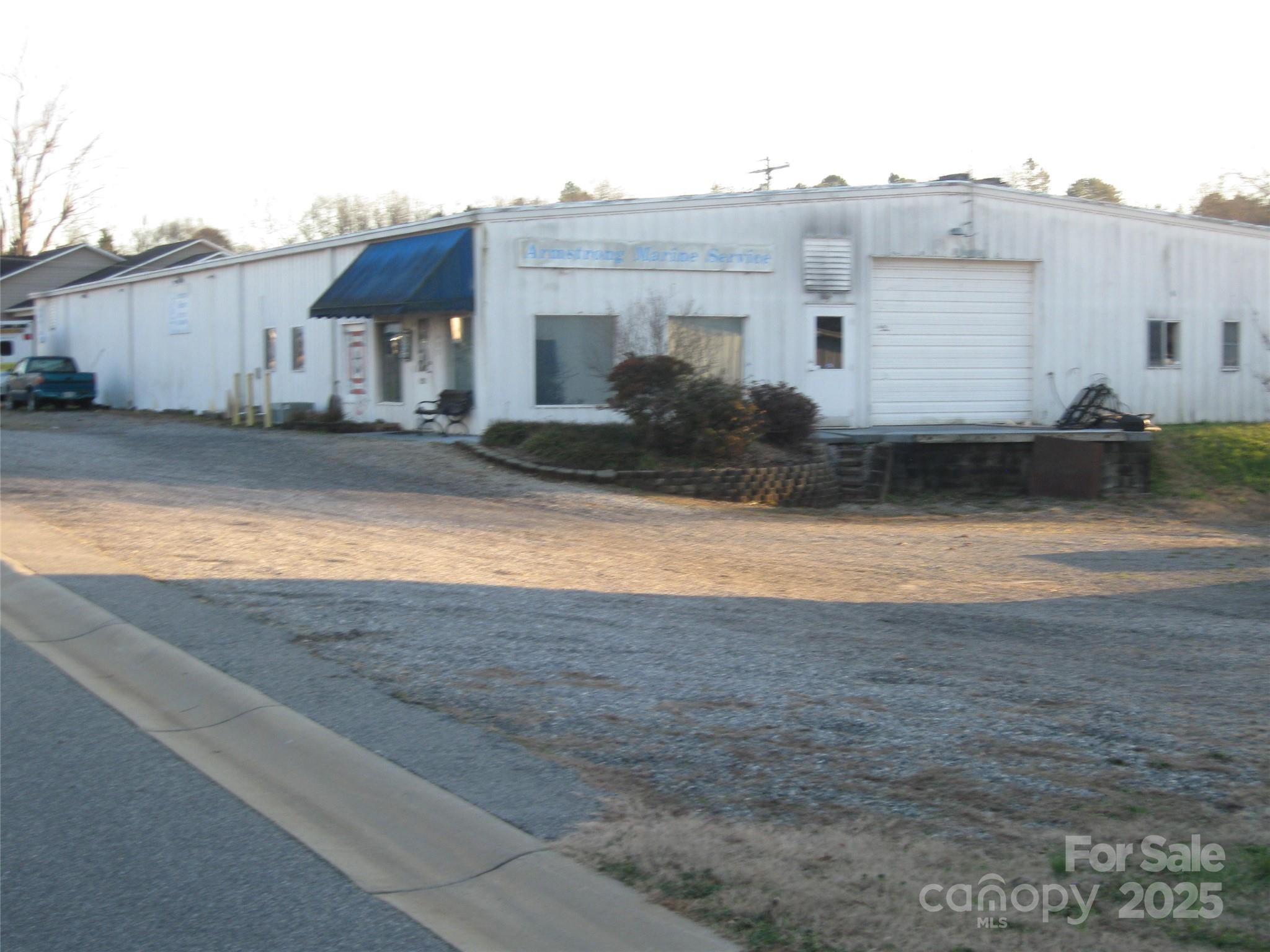 477 Lytton Street Property Photo 1
