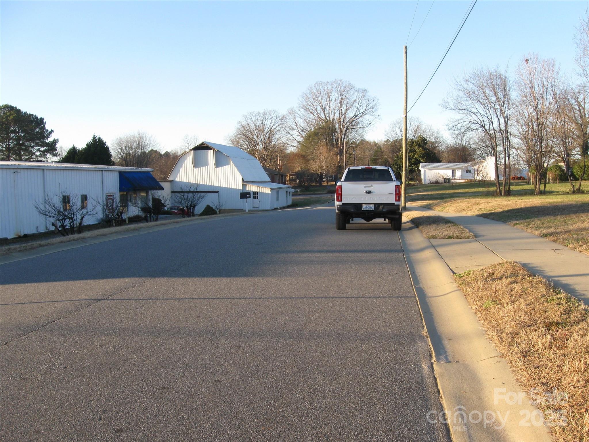477 Lytton Street Property Photo 5