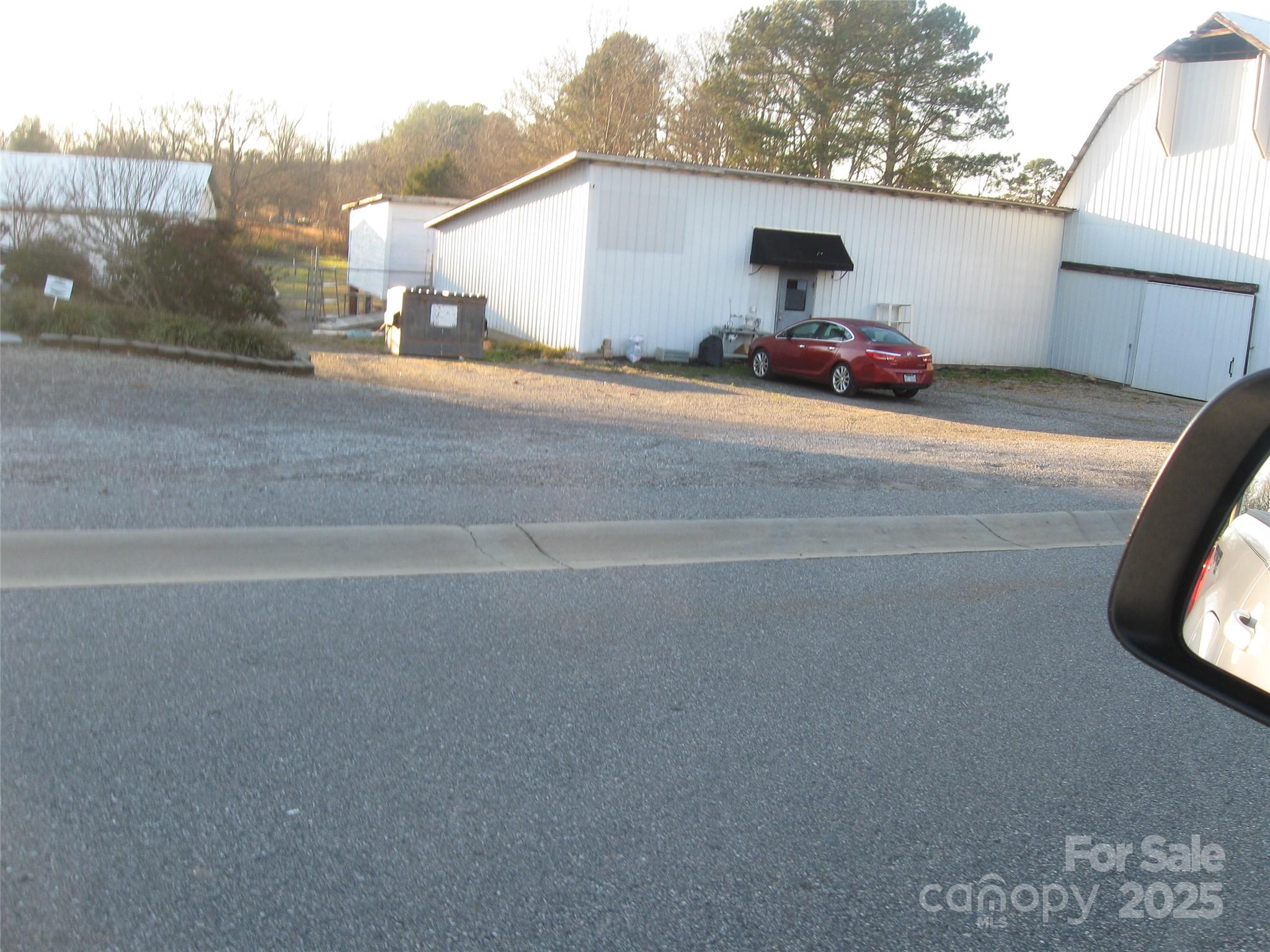477 Lytton Street Property Photo 6