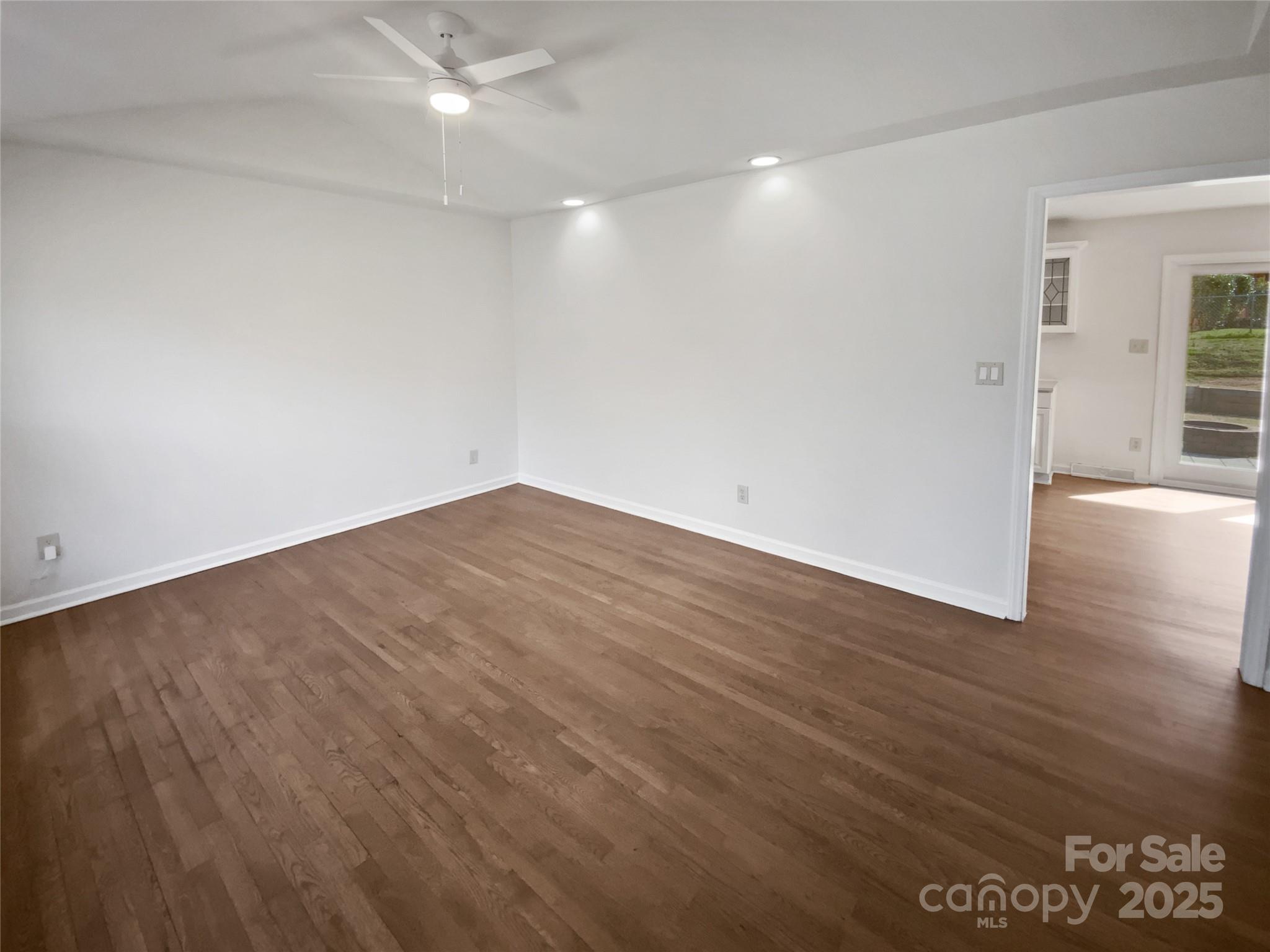 2823 Edsel Place Property Photo 3