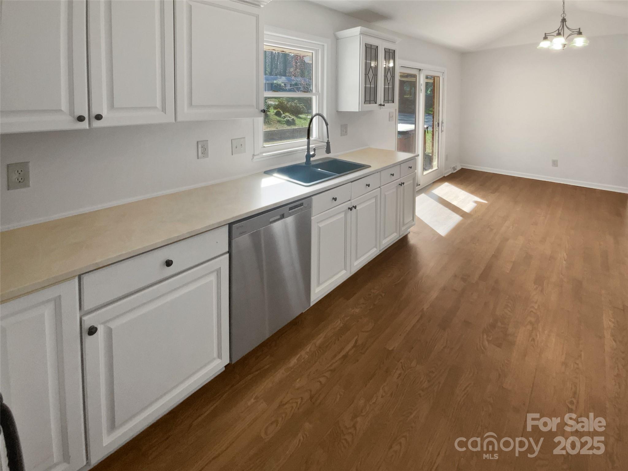 2823 Edsel Place Property Photo 12