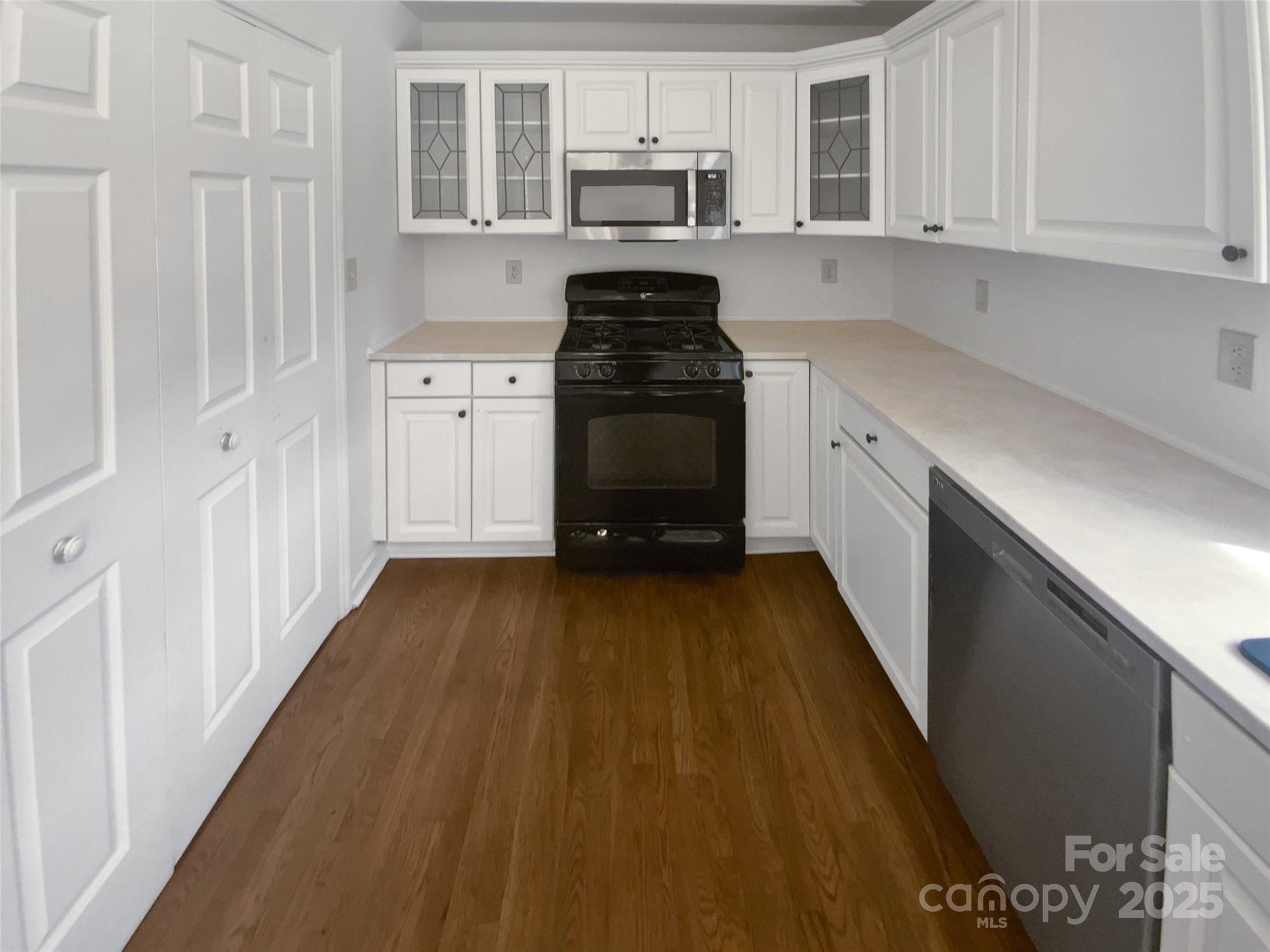 2823 Edsel Place Property Photo 13