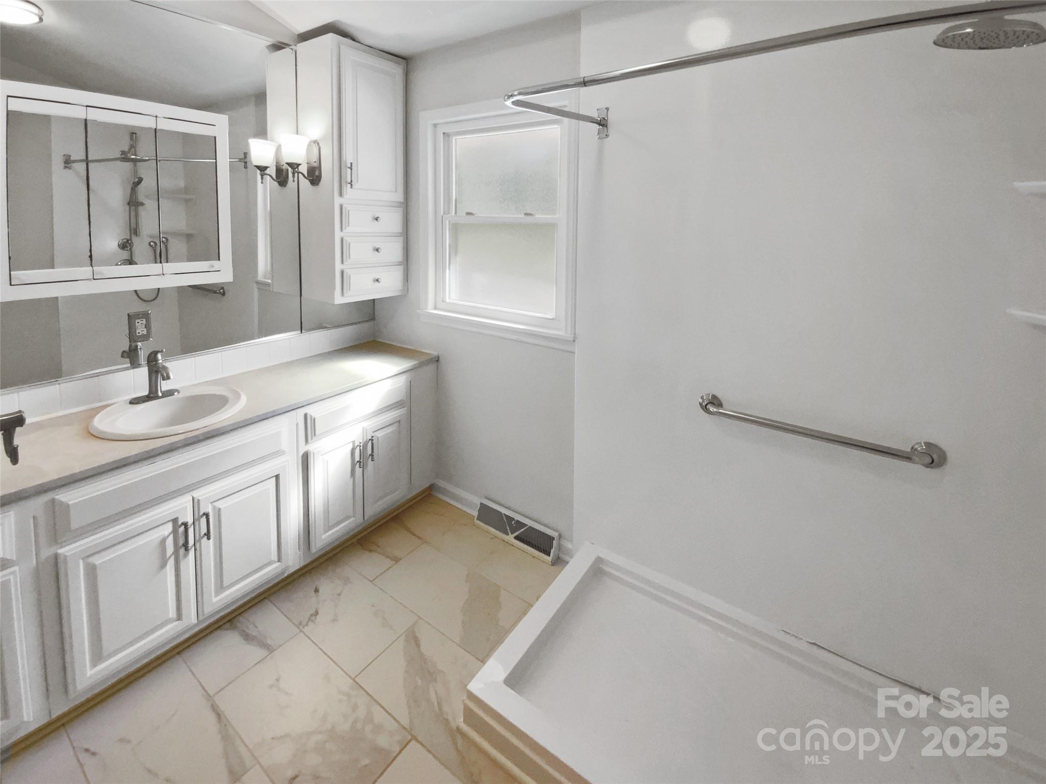 2823 Edsel Place Property Photo 18