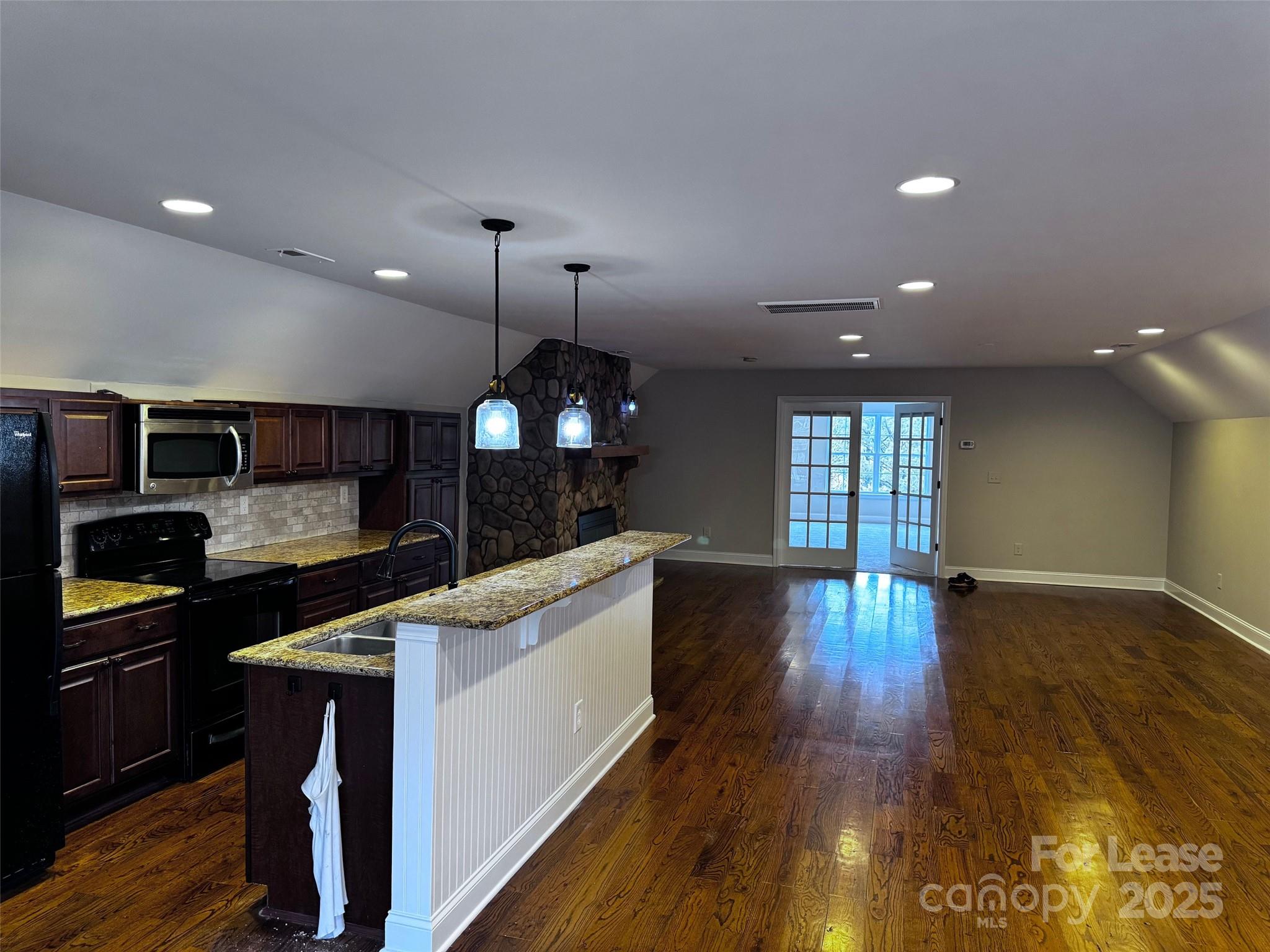 5312-a Davis Road Property Photo 8