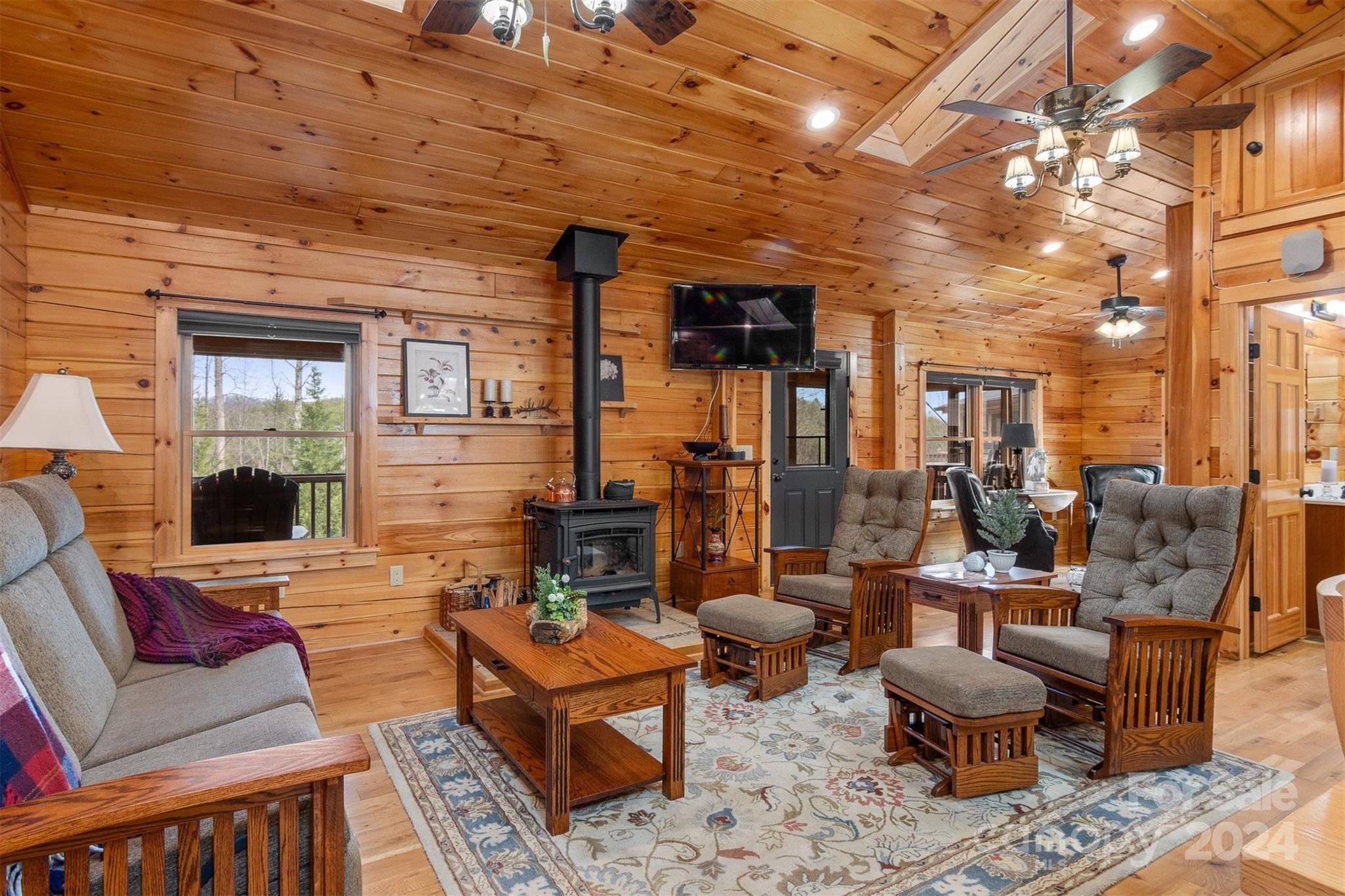 2257 Quiet Creek Lane Property Photo 8
