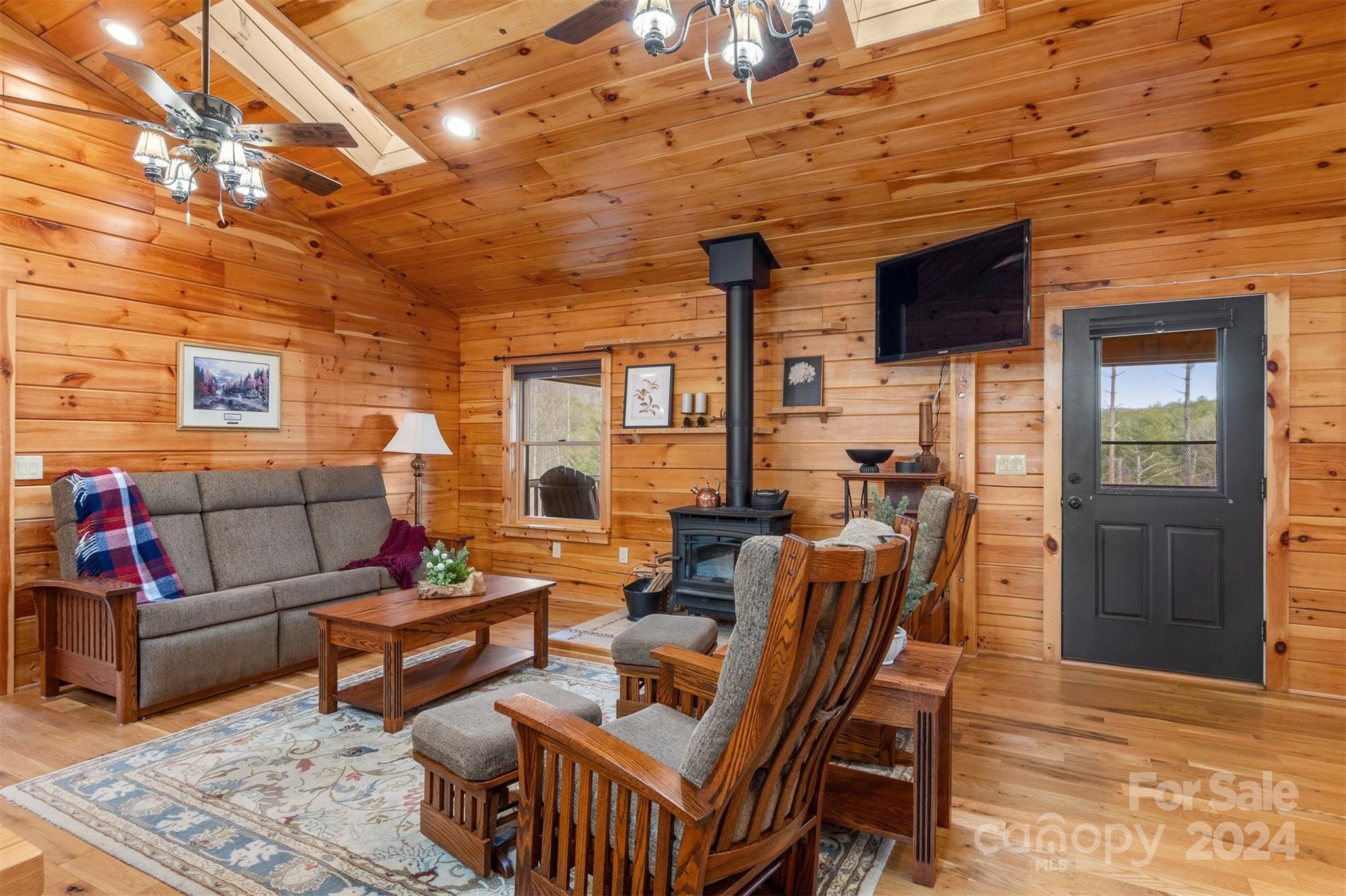 2257 Quiet Creek Lane Property Photo 9