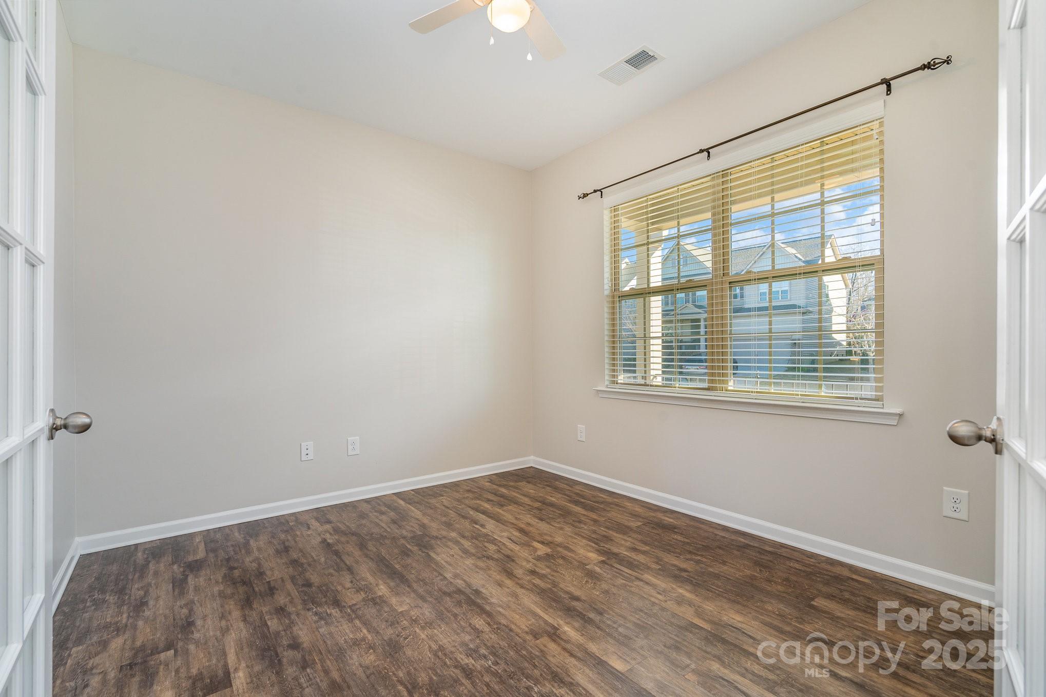 1878 Sapphire Meadow Drive Property Photo 3