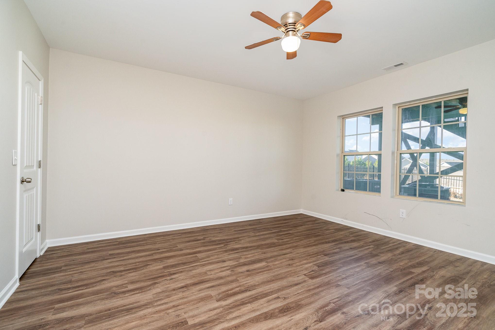 1878 Sapphire Meadow Drive Property Photo 26
