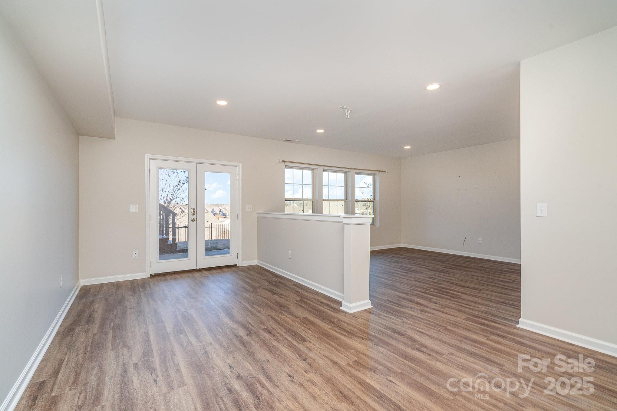 1878 Sapphire Meadow Drive Property Photo 31