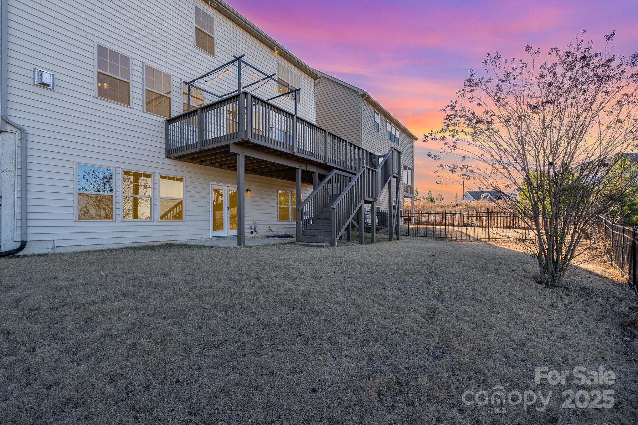 1878 Sapphire Meadow Drive Property Photo 36