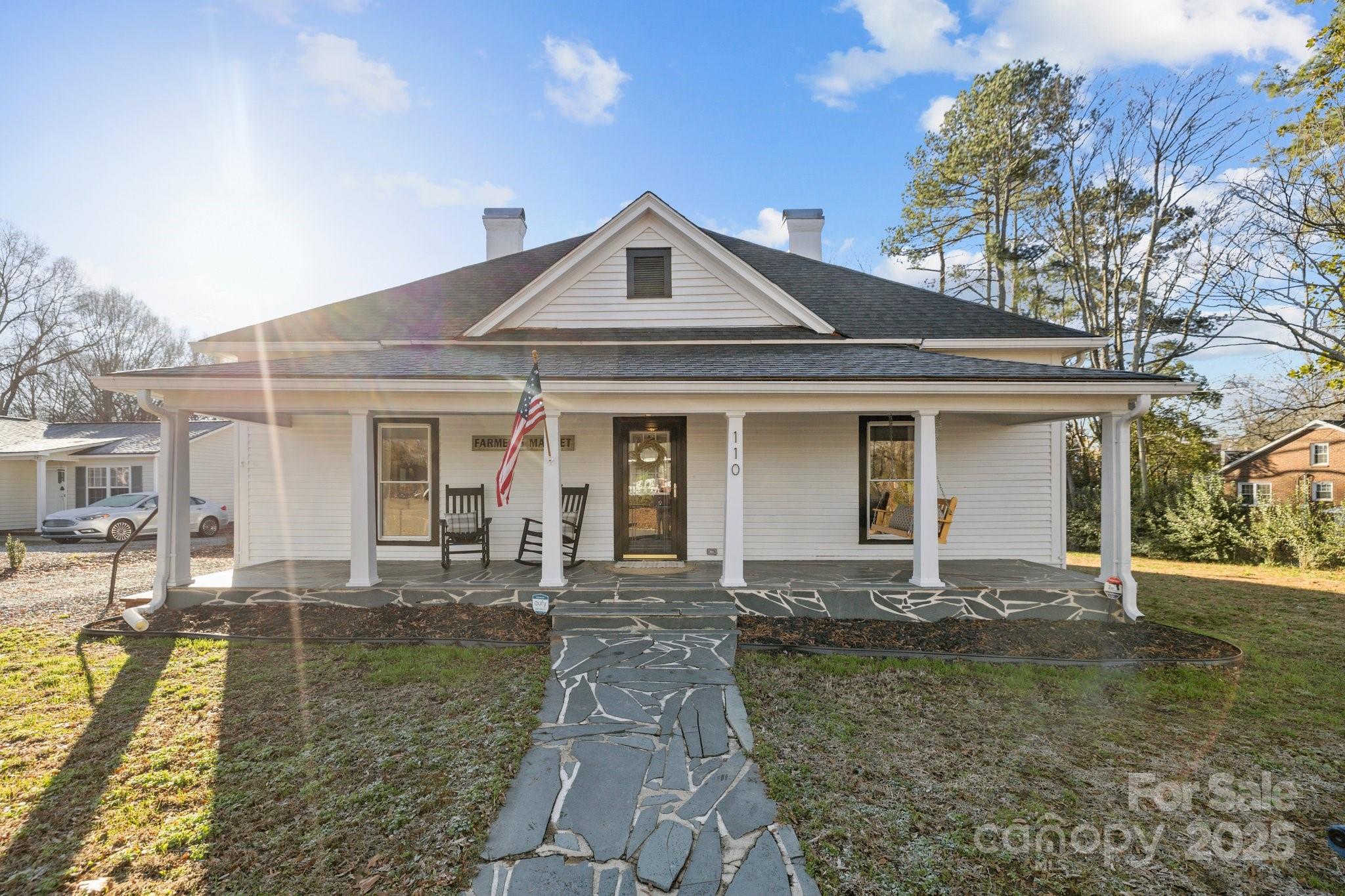 110 College Street Property Photo