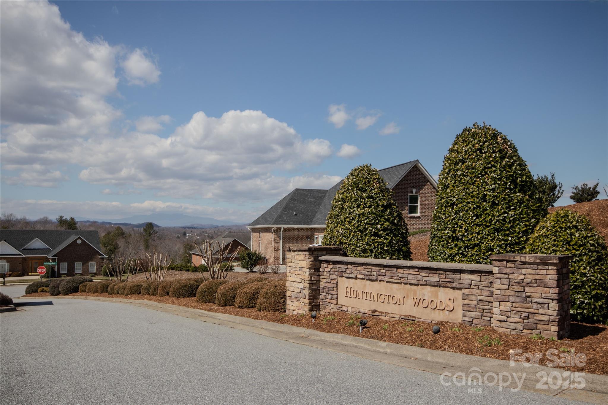 706 Chatsworth Circle 2 Property Photo 2