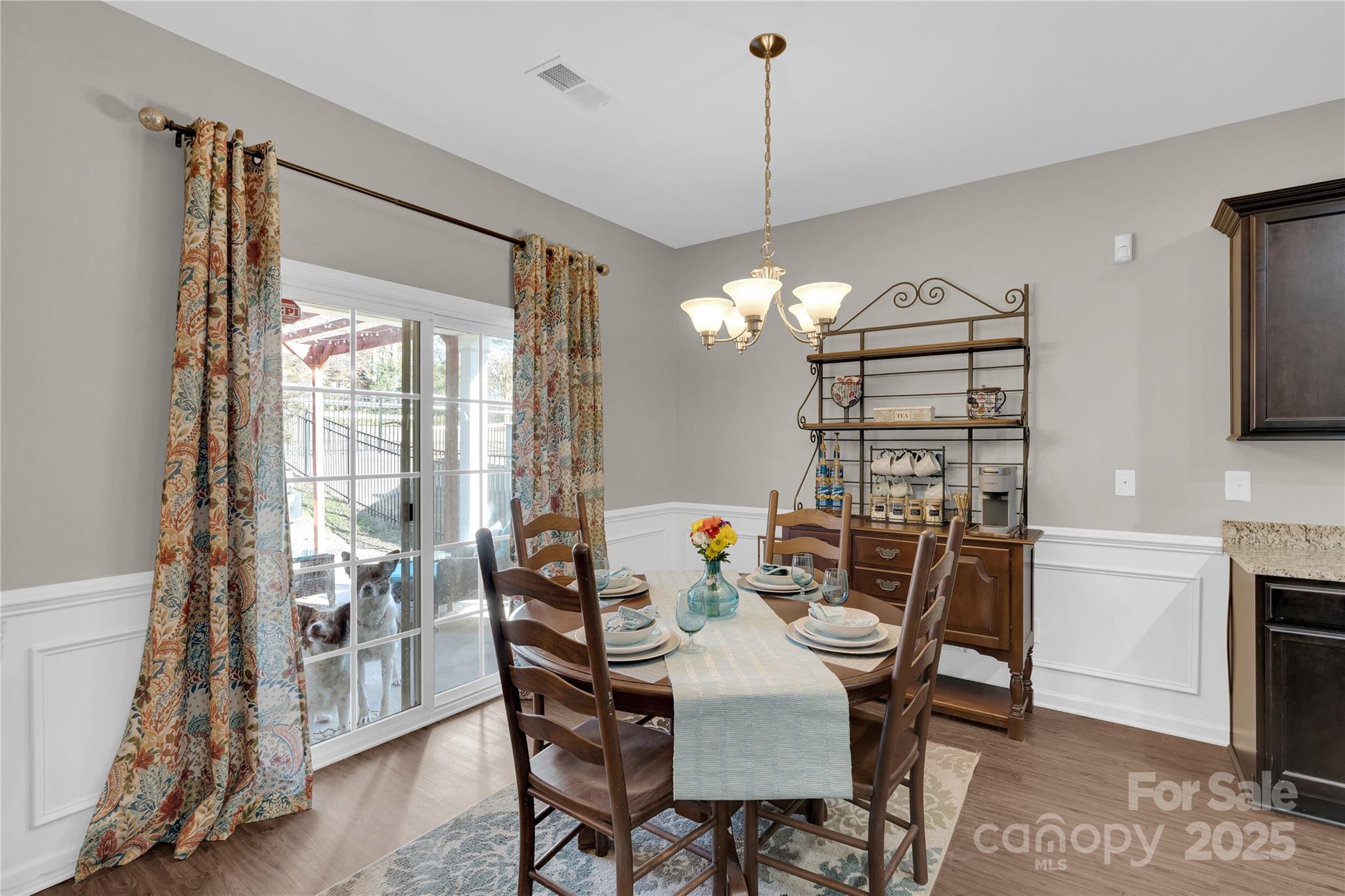 2311 Chipmunk Court Property Photo 18