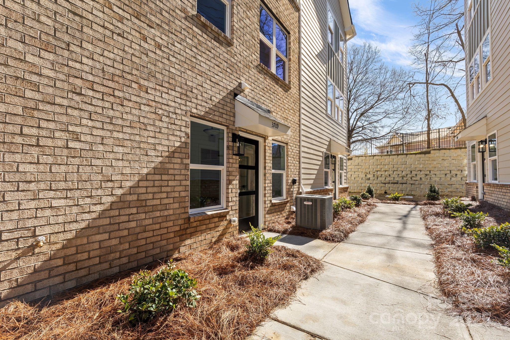 3709 Lou Ann Avenue Property Photo 1