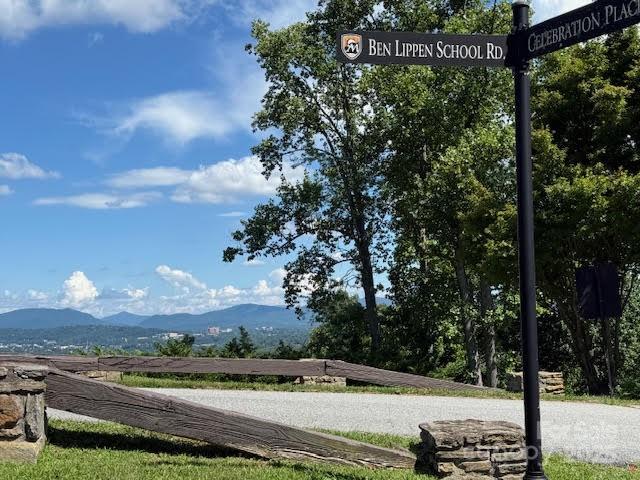 49 Ben Lippen School Road 2/ph1a Property Photo 3