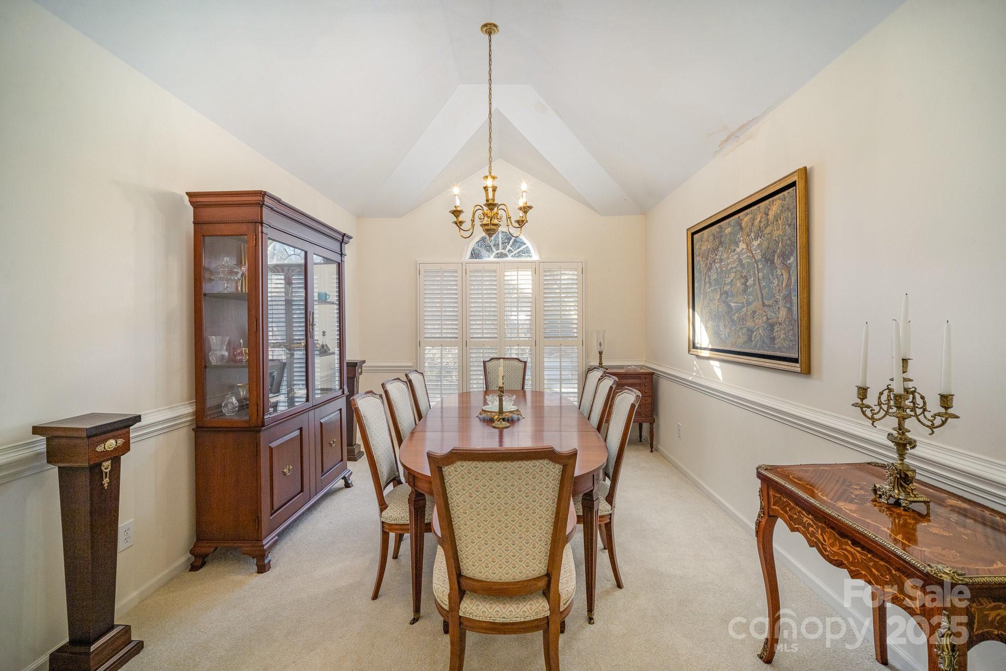 5550 Monticello Drive Property Photo 3