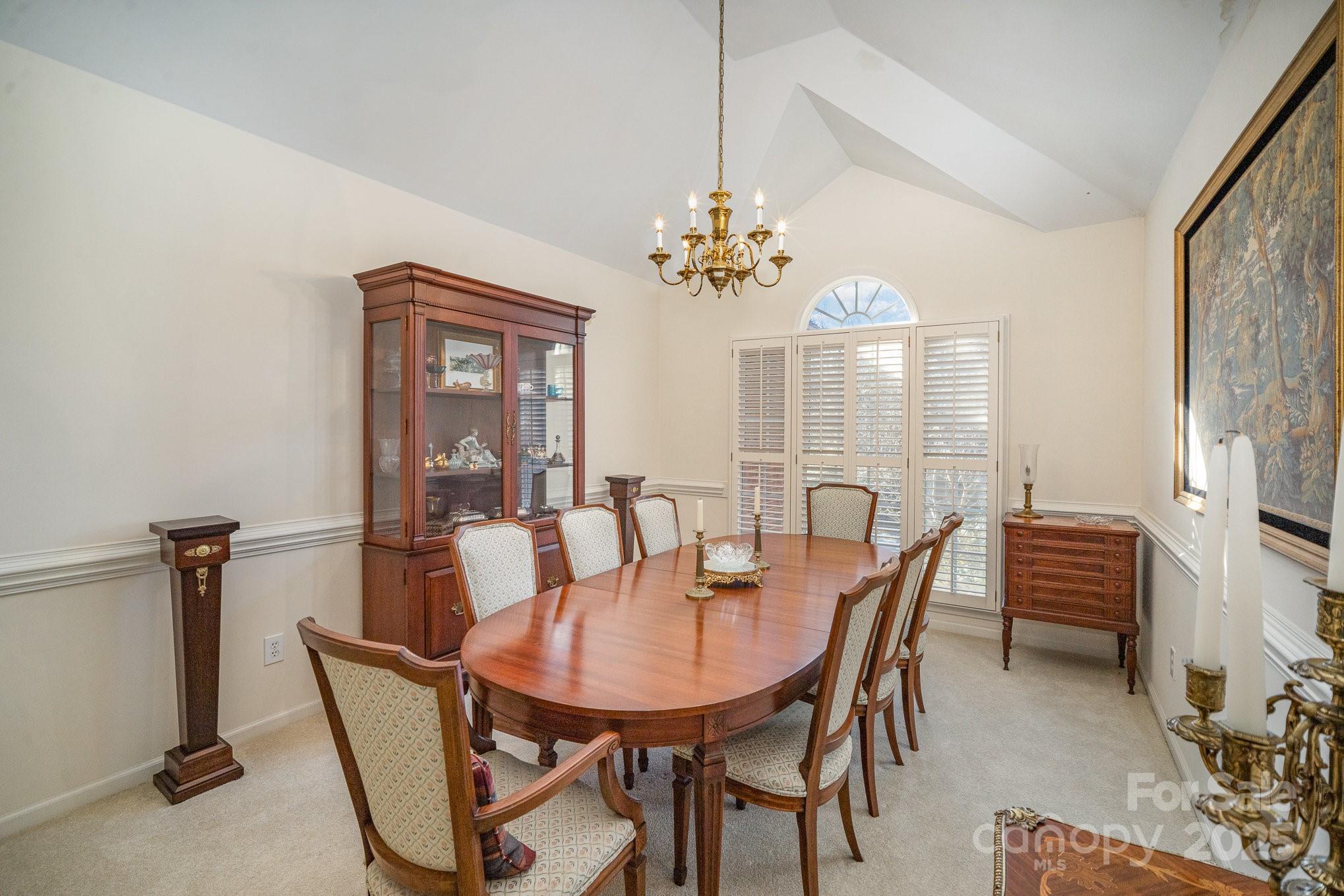5550 Monticello Drive Property Photo 4