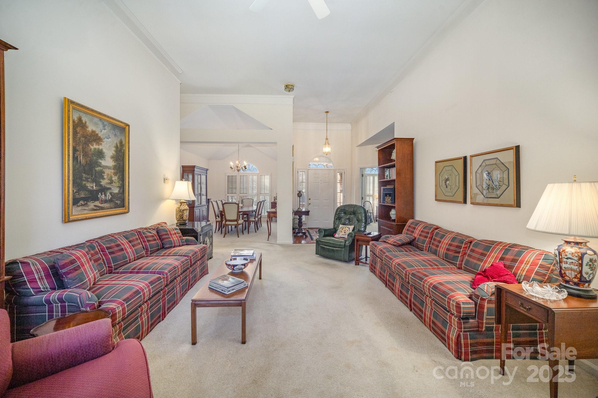 5550 Monticello Drive Property Photo 6