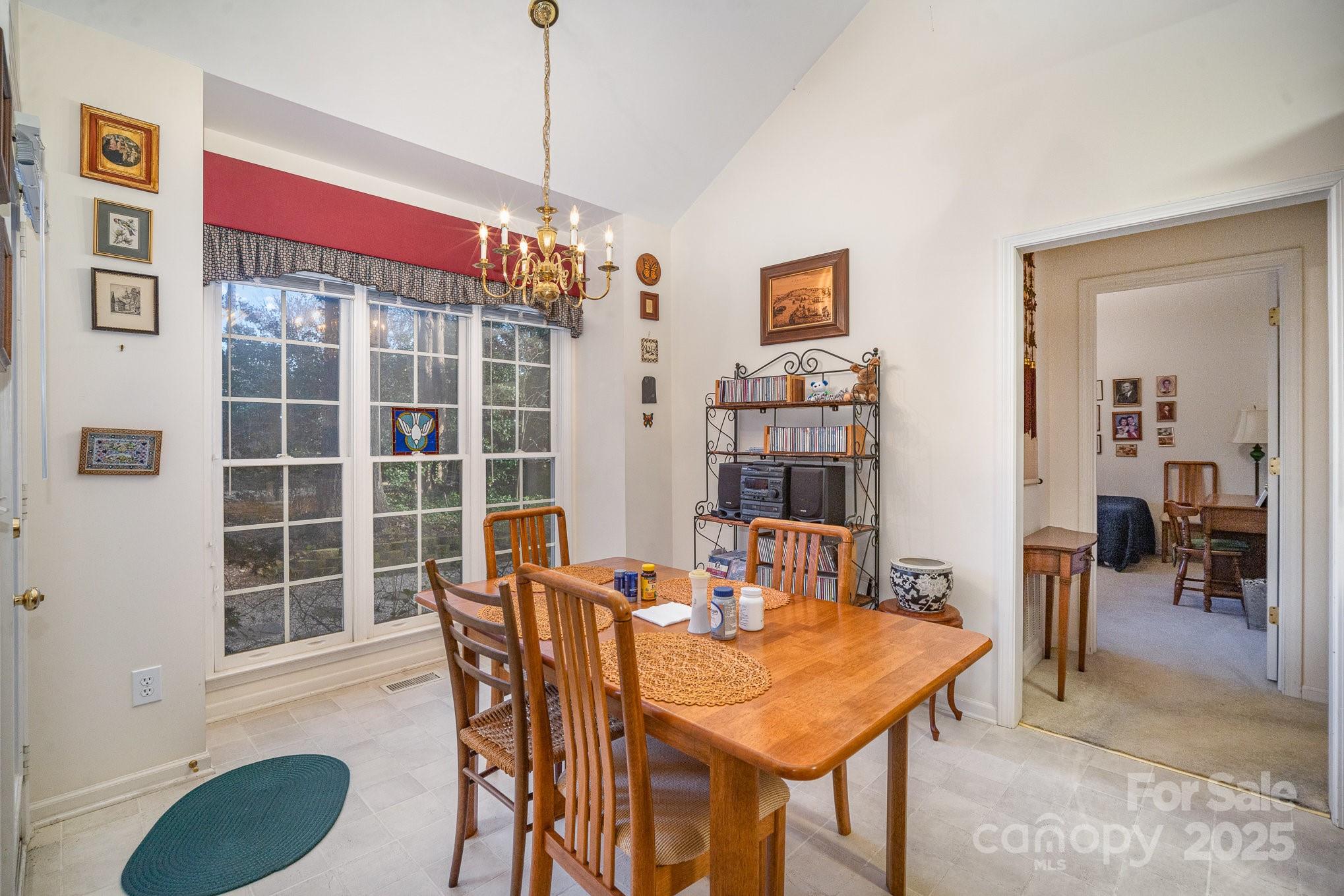 5550 Monticello Drive Property Photo 10