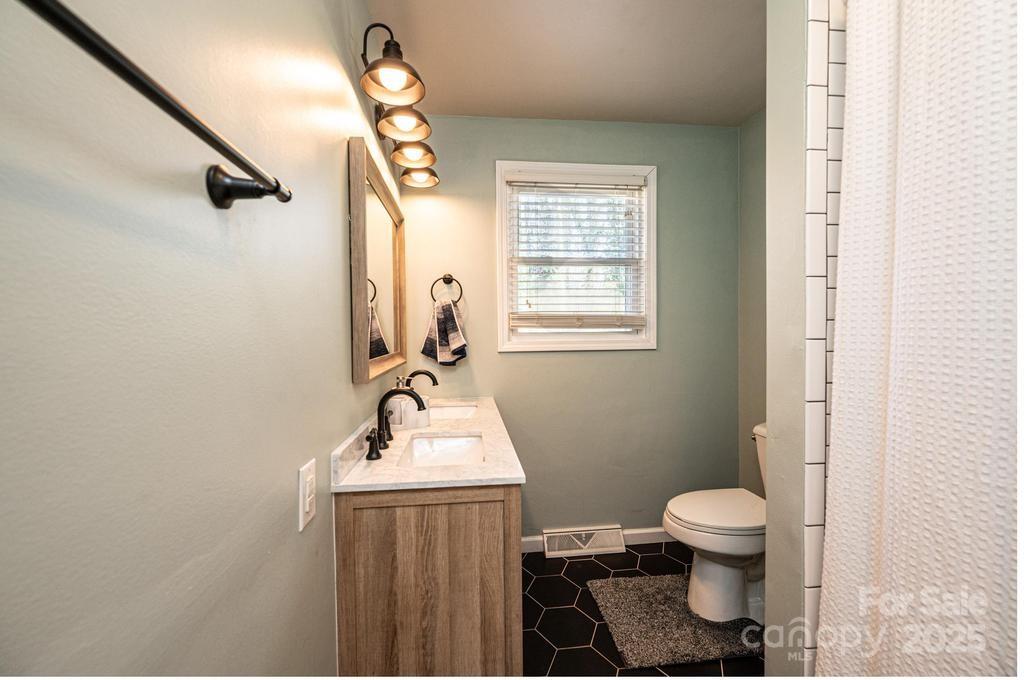 132 30th Avenue Property Photo 16