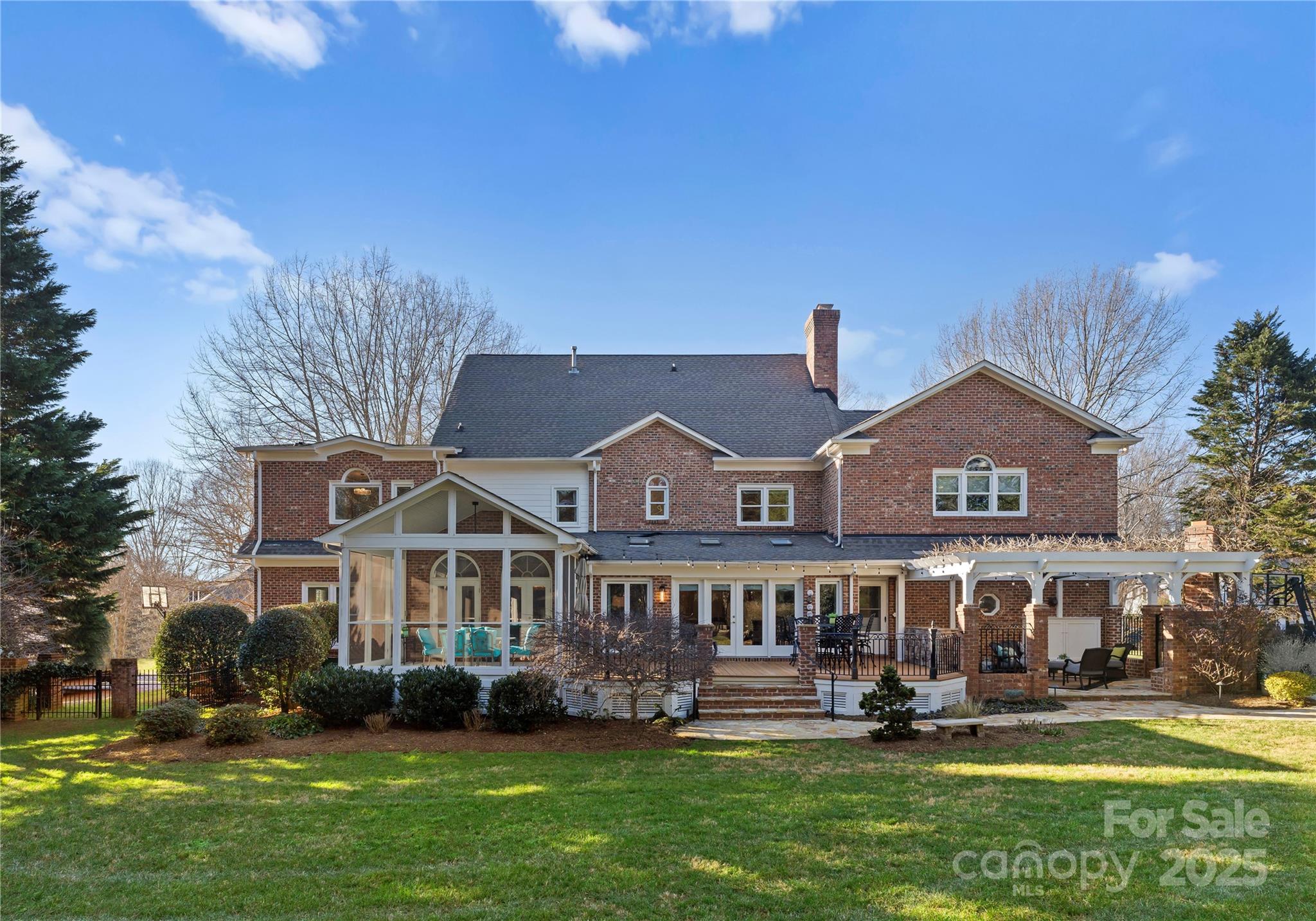 5401 Sunningdale Drive Property Photo 4