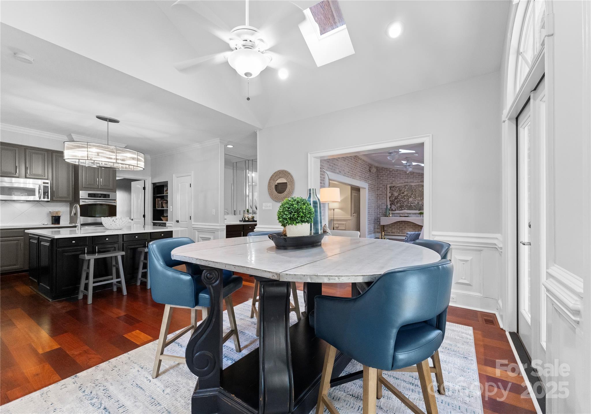 5401 Sunningdale Drive Property Photo 10