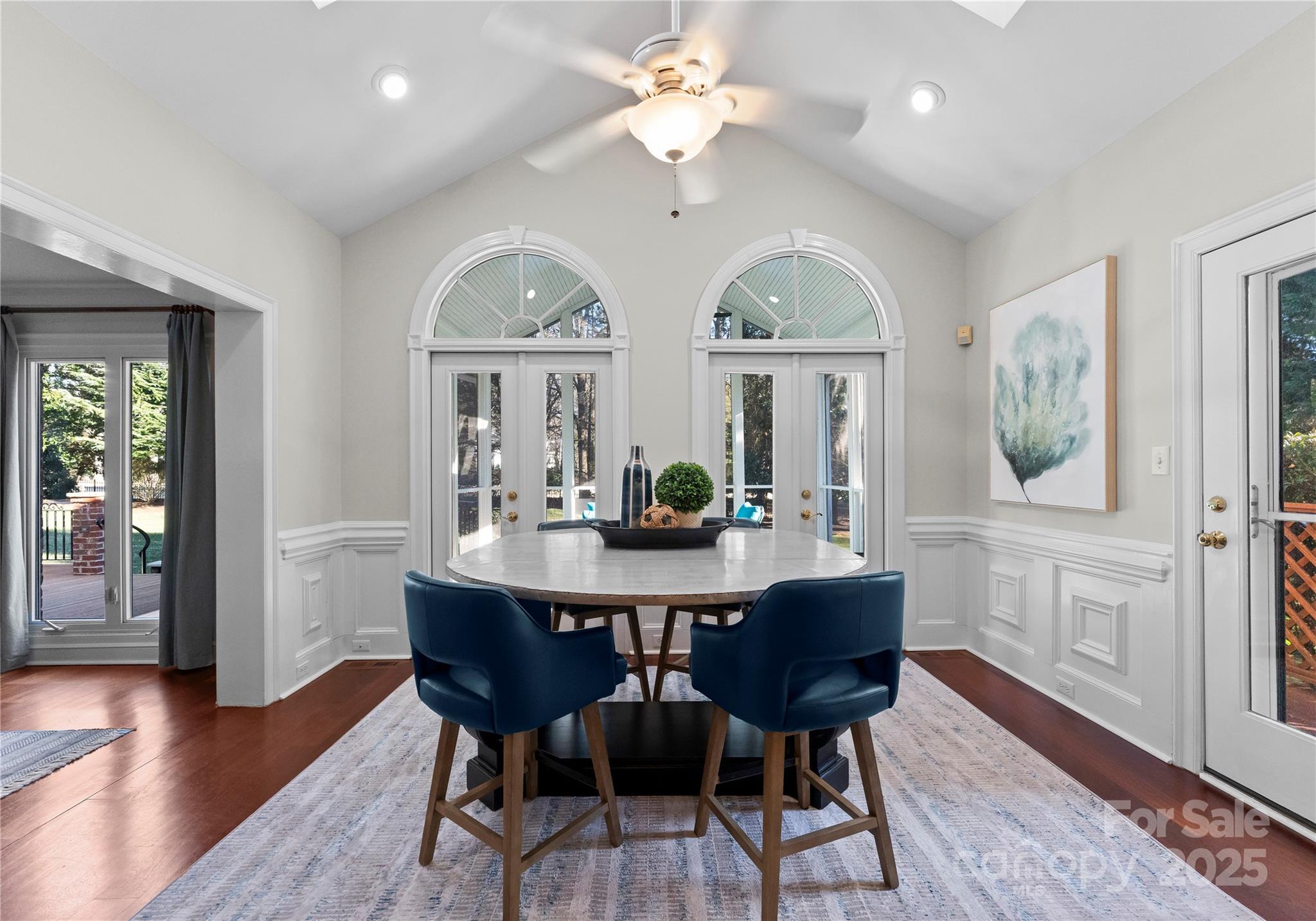 5401 Sunningdale Drive Property Photo 11