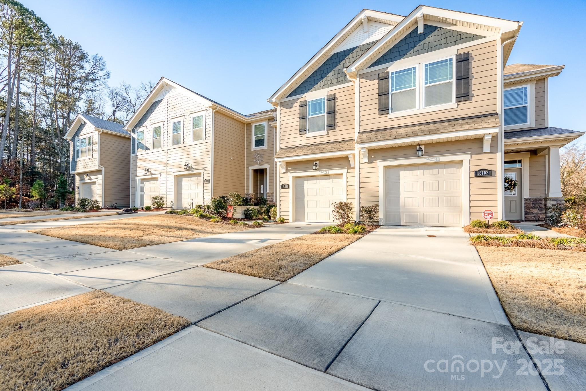 18106 Pear Hawthorne Drive Property Photo 3