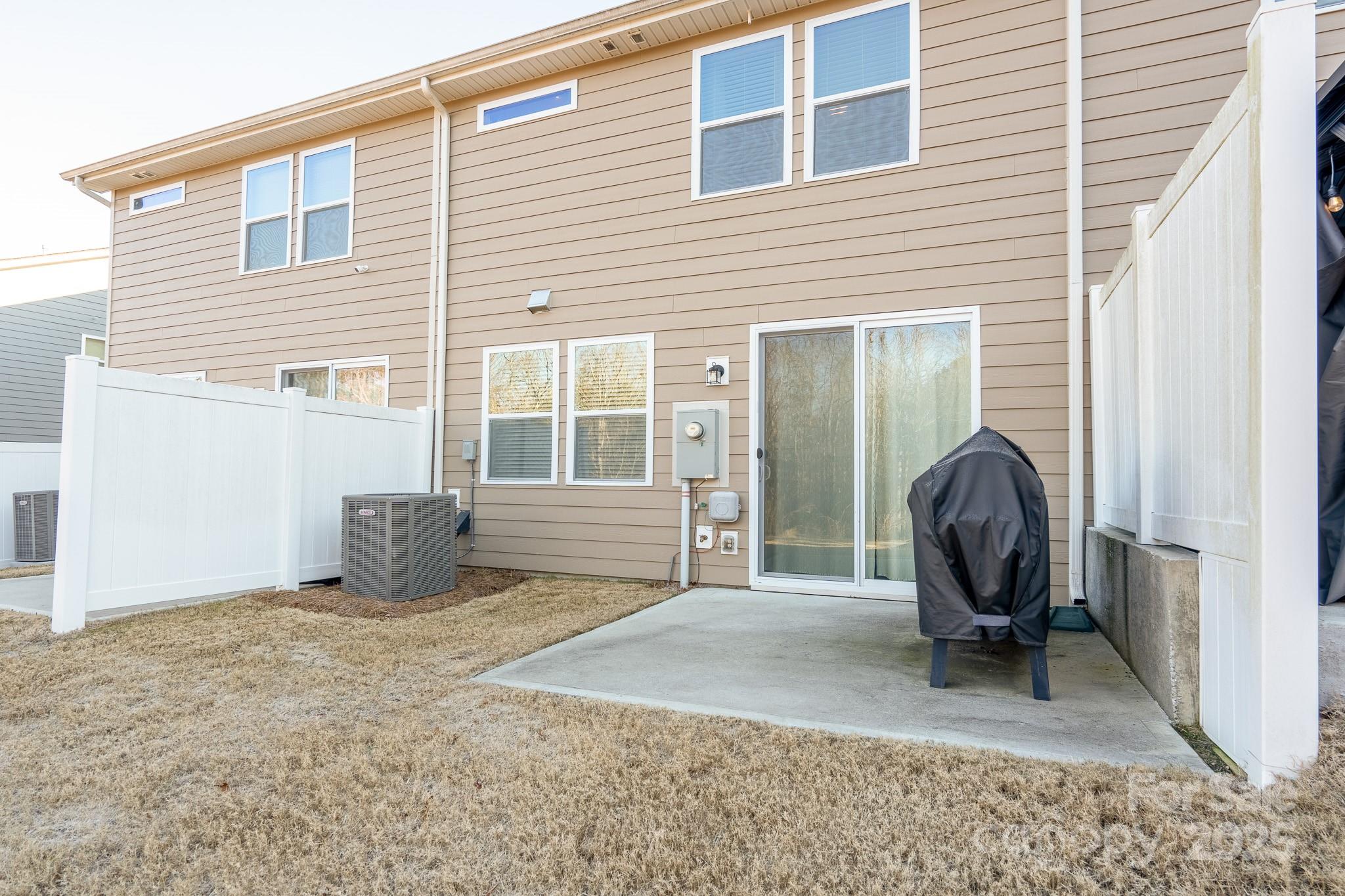 18106 Pear Hawthorne Drive Property Photo 28