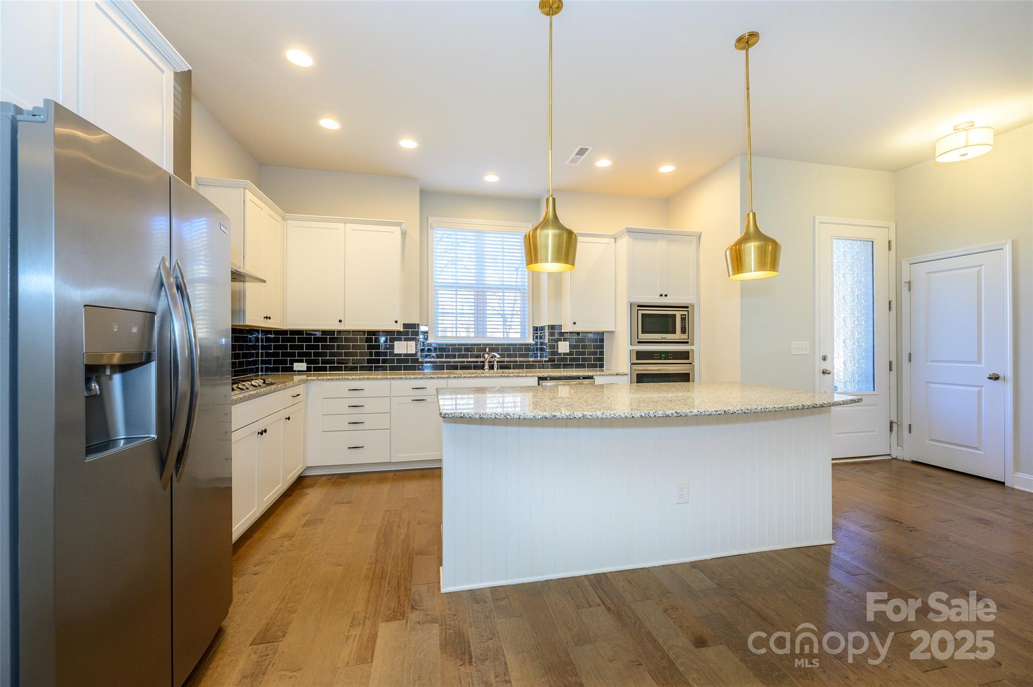 7542 Waverly Walk Avenue 7542 Property Photo 4