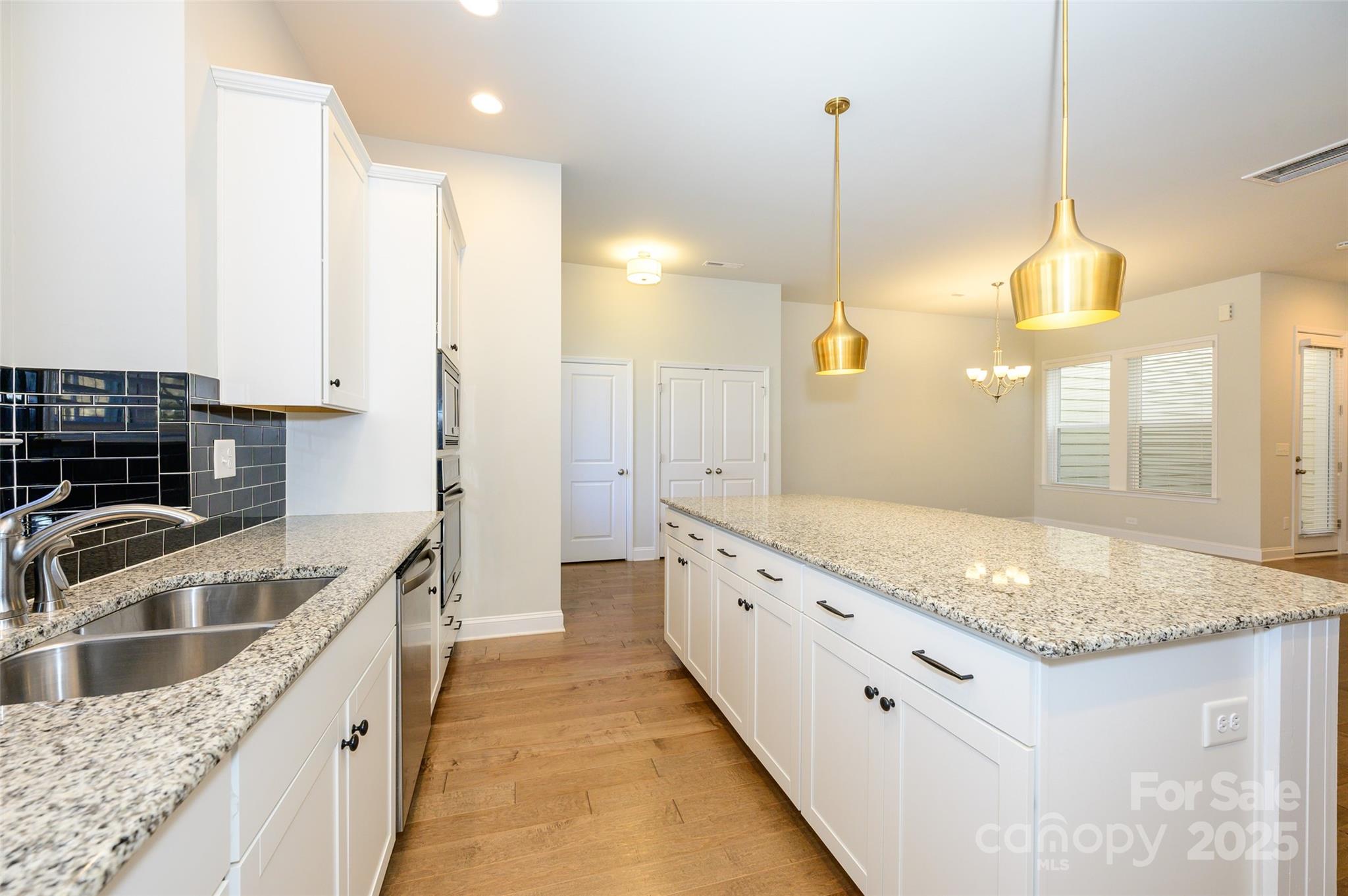 7542 Waverly Walk Avenue 7542 Property Photo 6