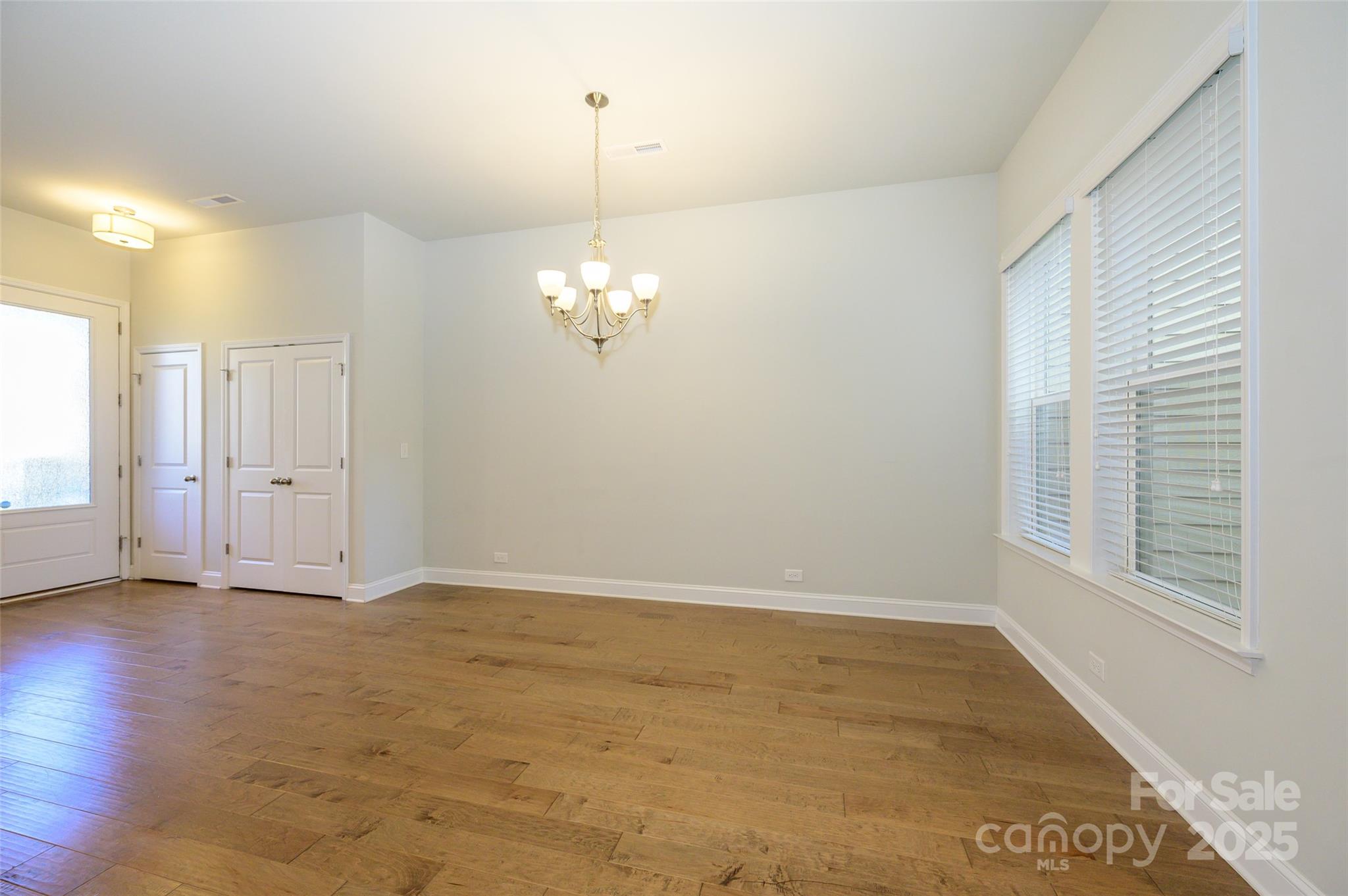 7542 Waverly Walk Avenue 7542 Property Photo 8