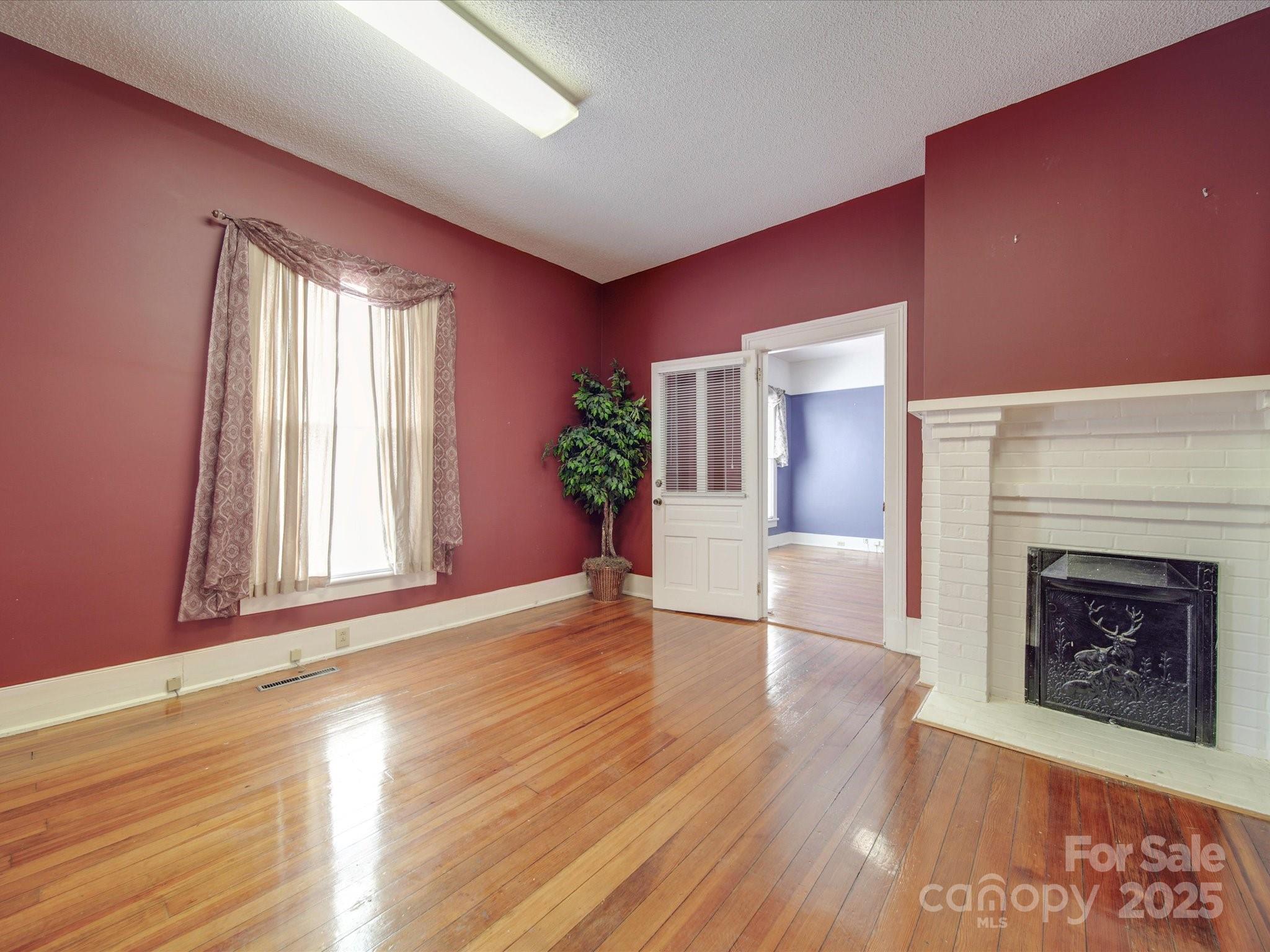 233 Davie Avenue Property Photo 10