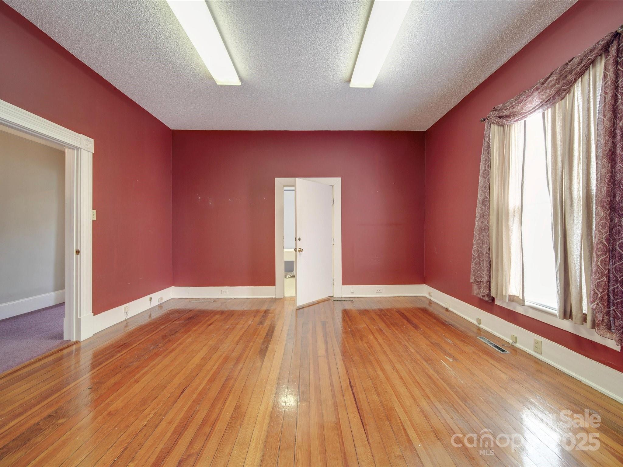 233 Davie Avenue Property Photo 11