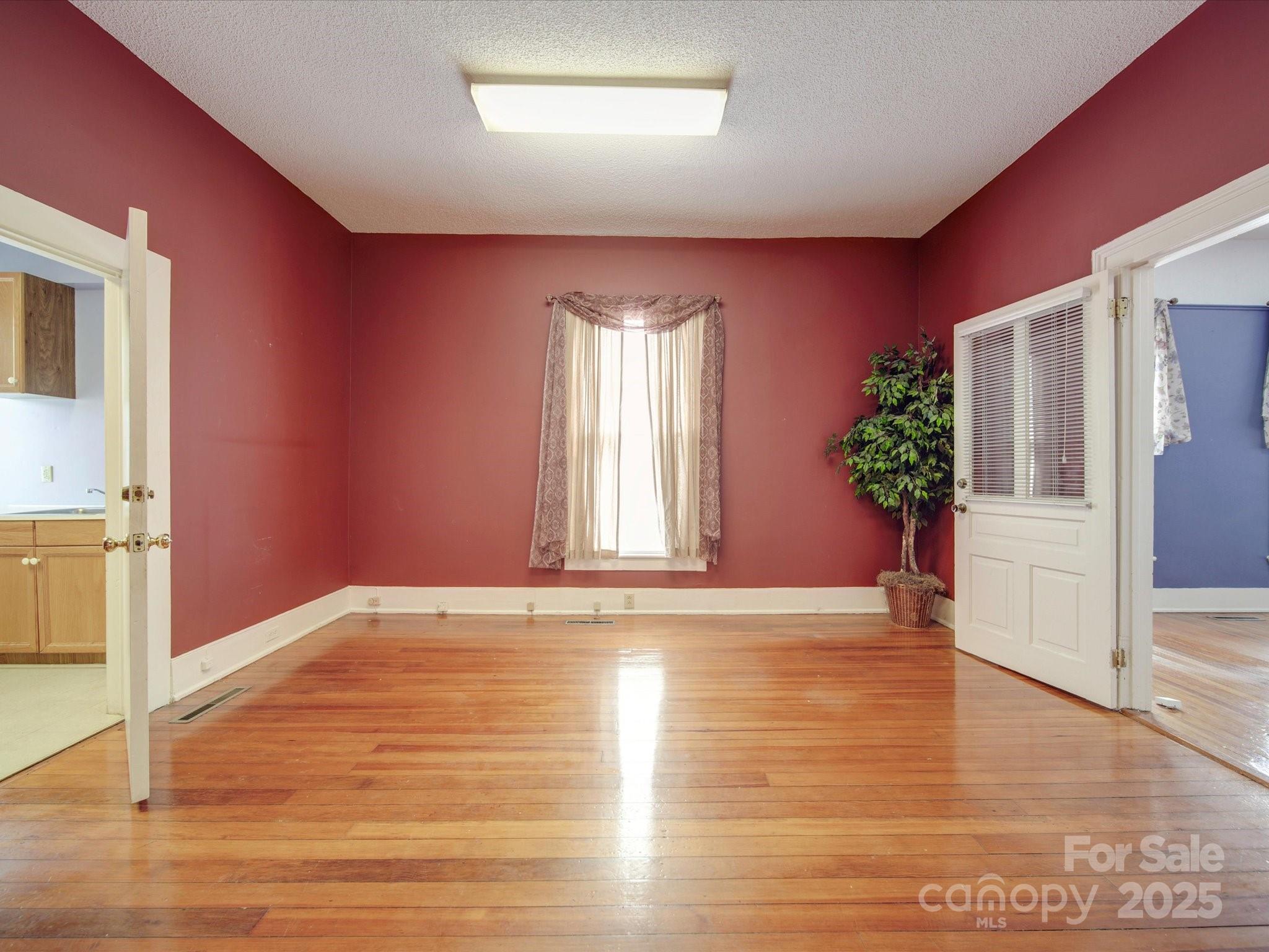 233 Davie Avenue Property Photo 12