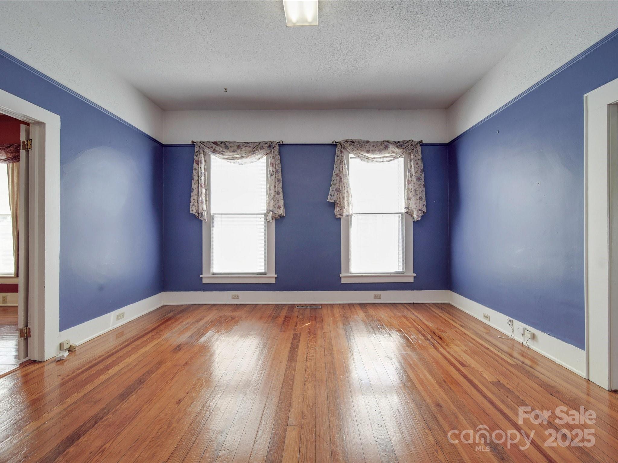 233 Davie Avenue Property Photo 14