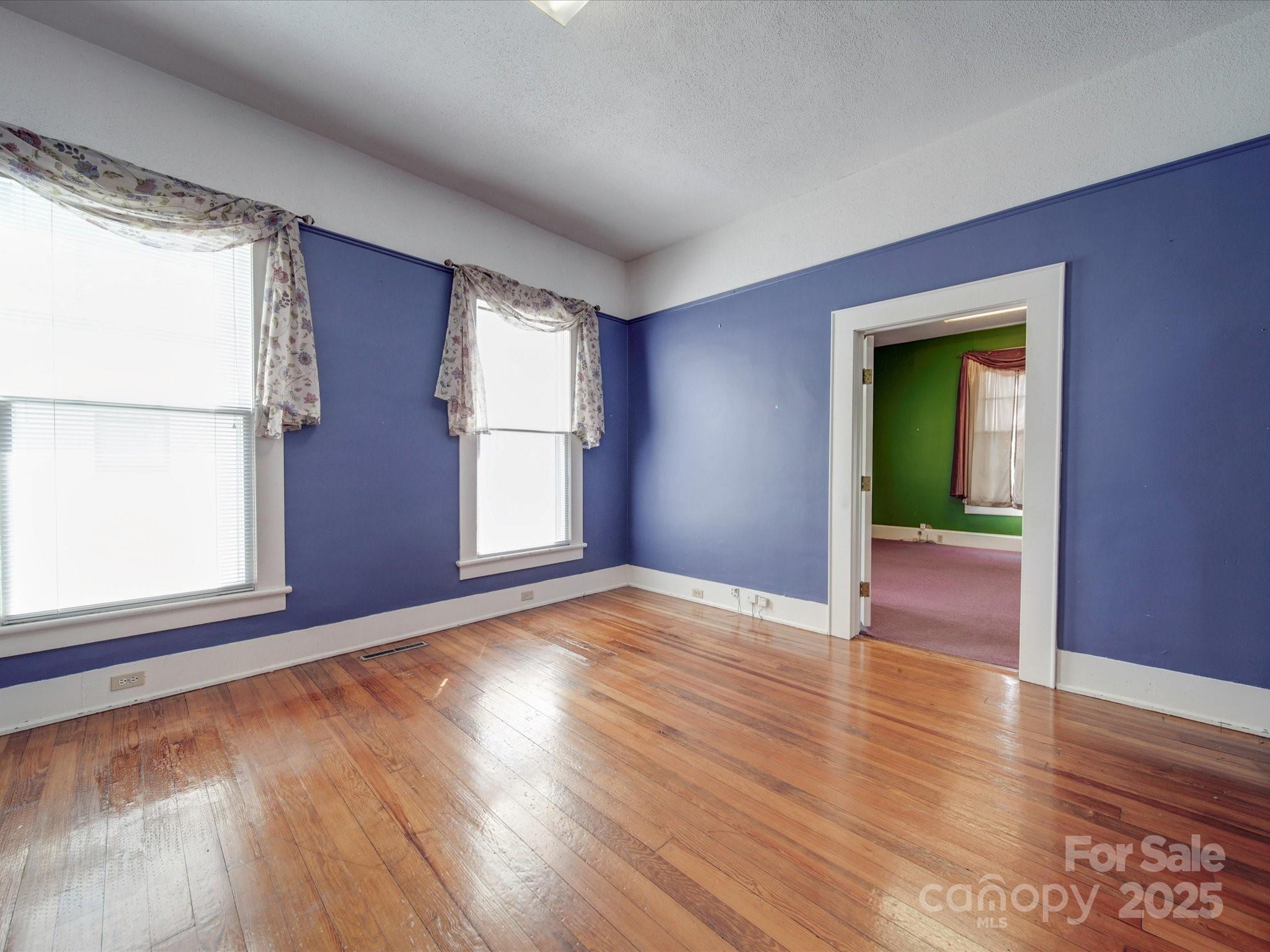 233 Davie Avenue Property Photo 15