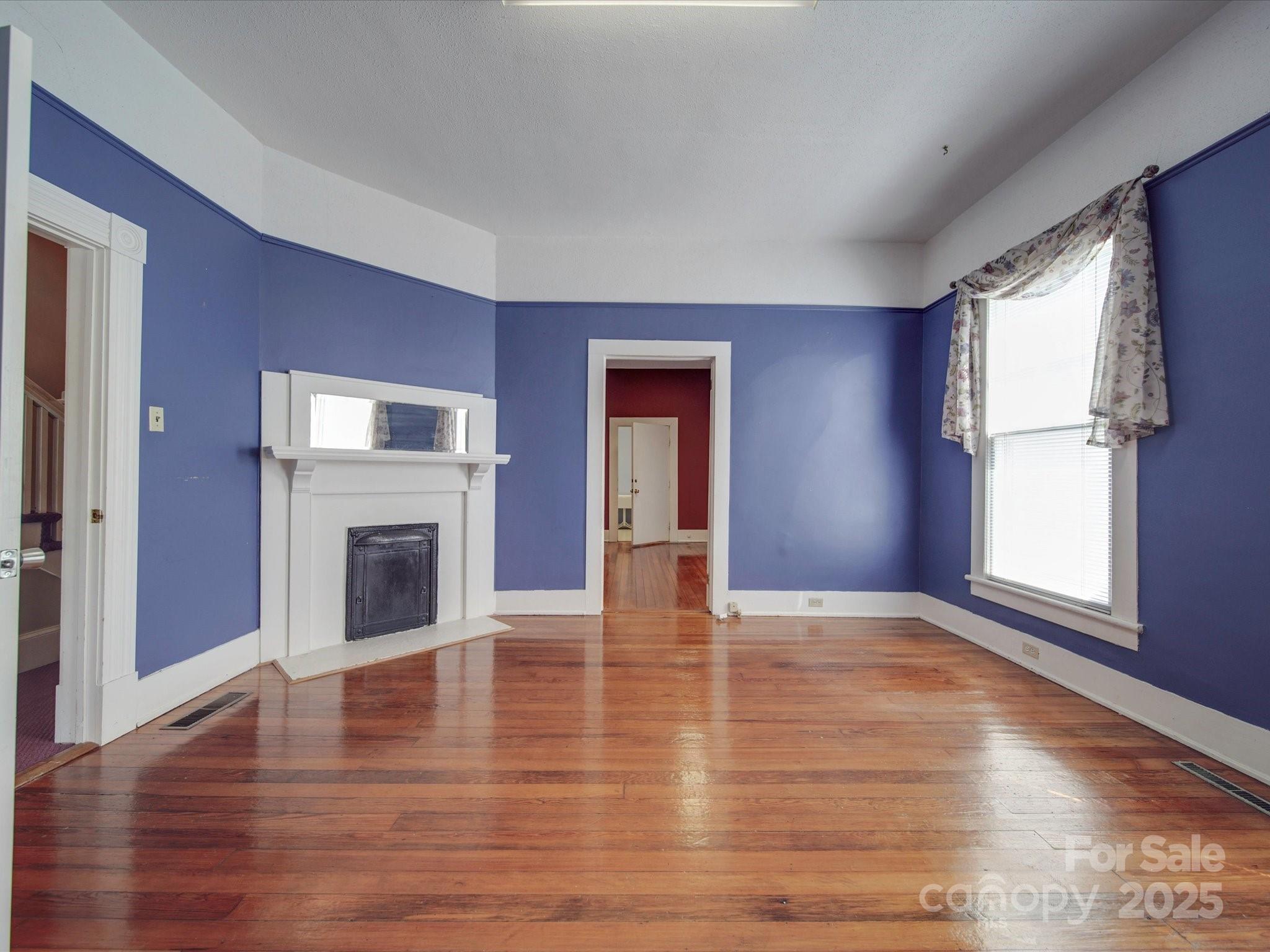 233 Davie Avenue Property Photo 18