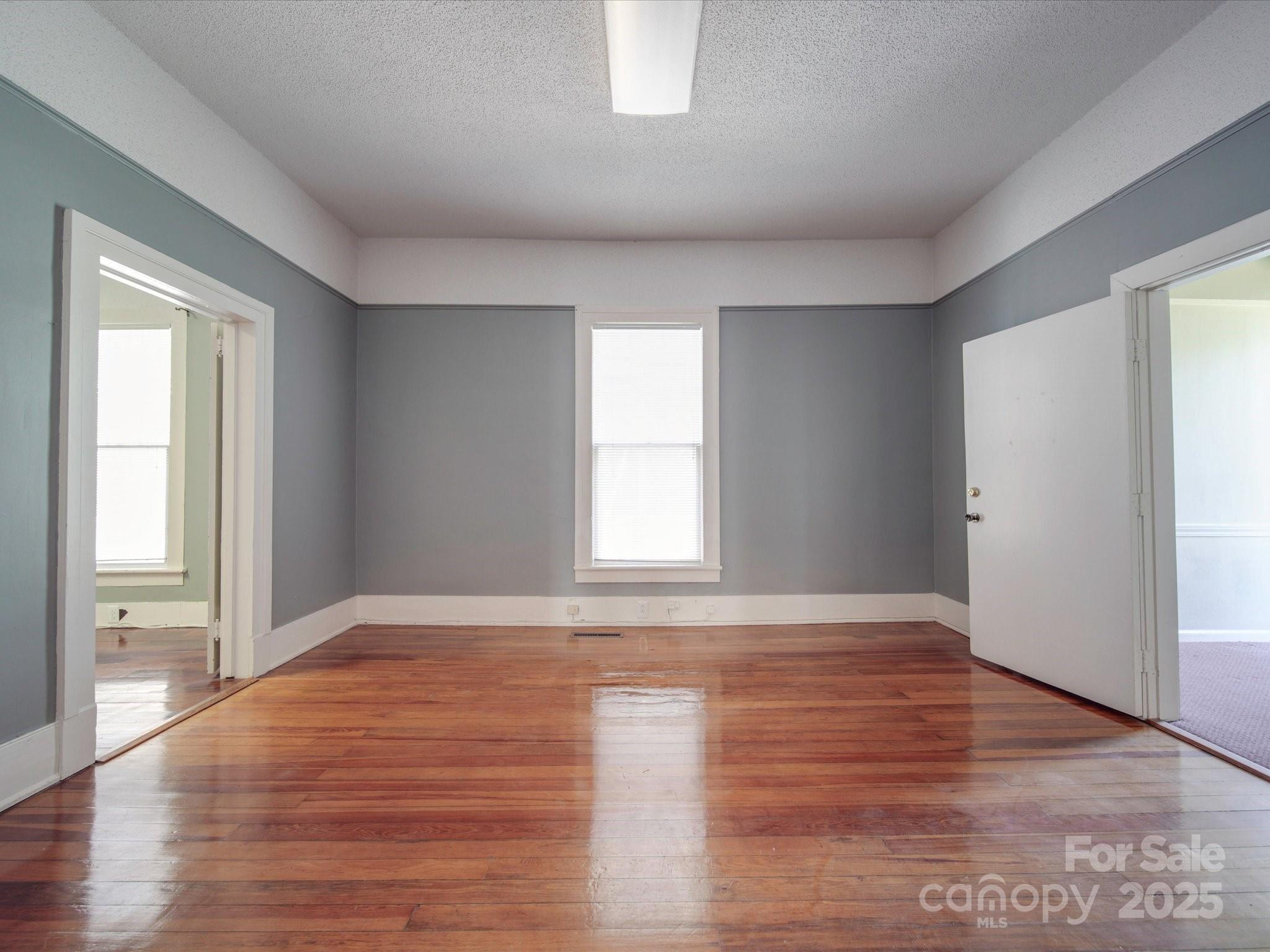 233 Davie Avenue Property Photo 22