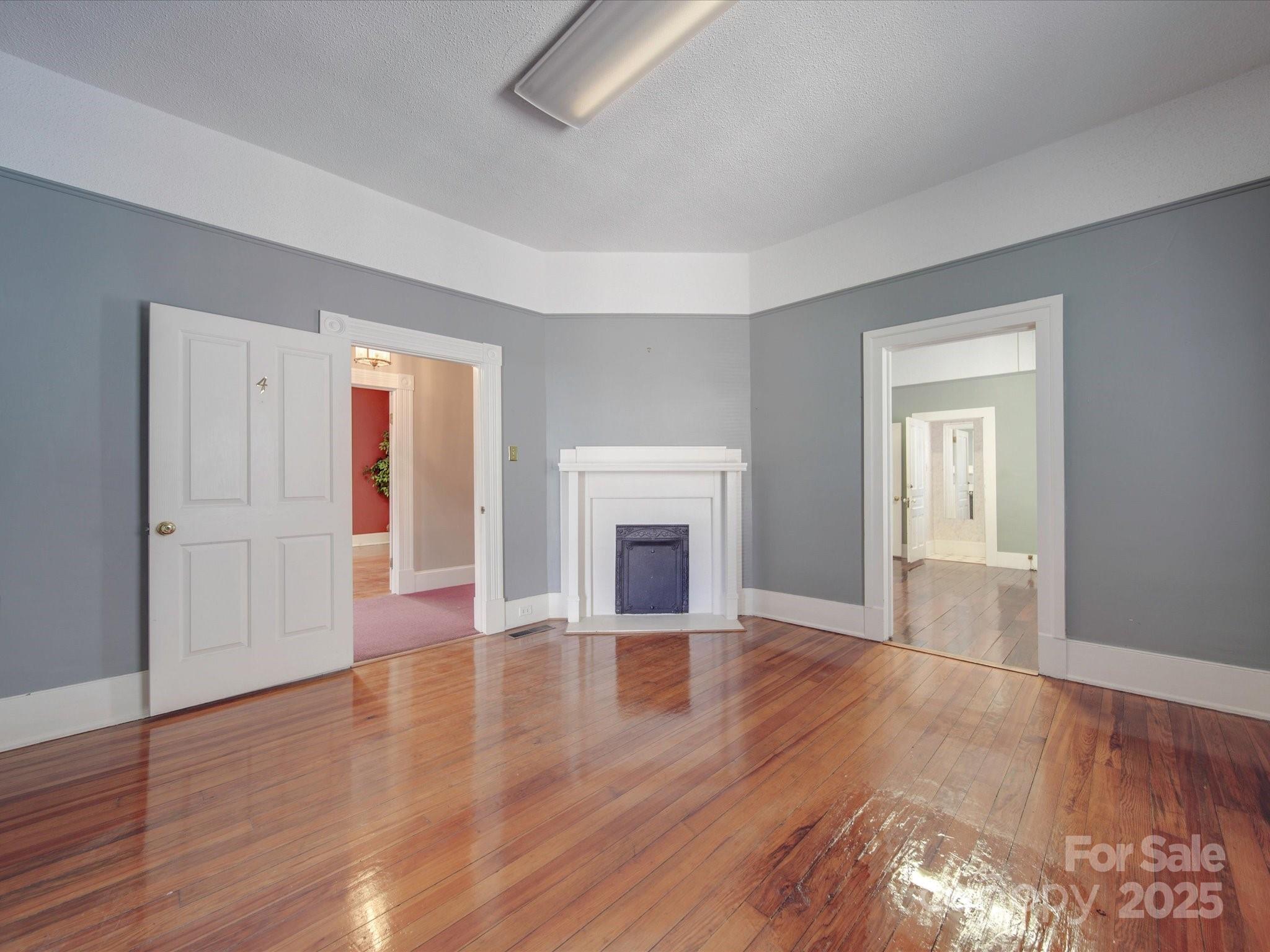 233 Davie Avenue Property Photo 25