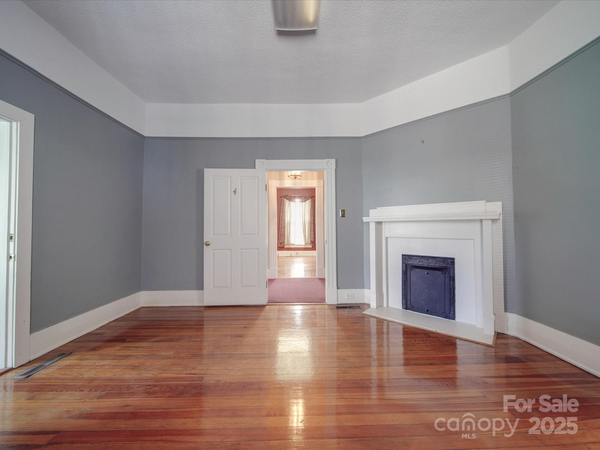 233 Davie Avenue Property Photo 28