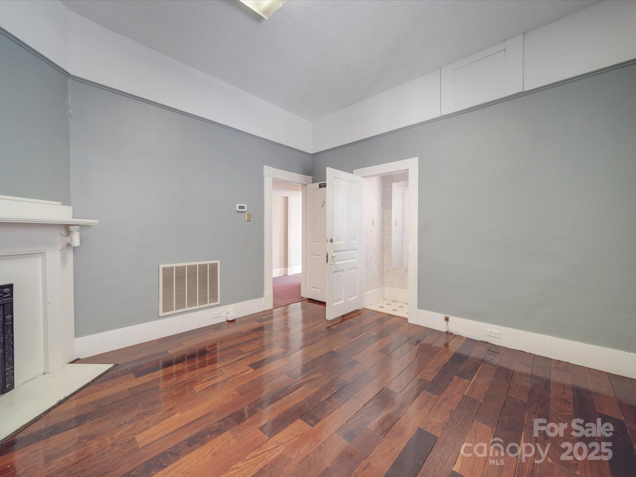 233 Davie Avenue Property Photo 31
