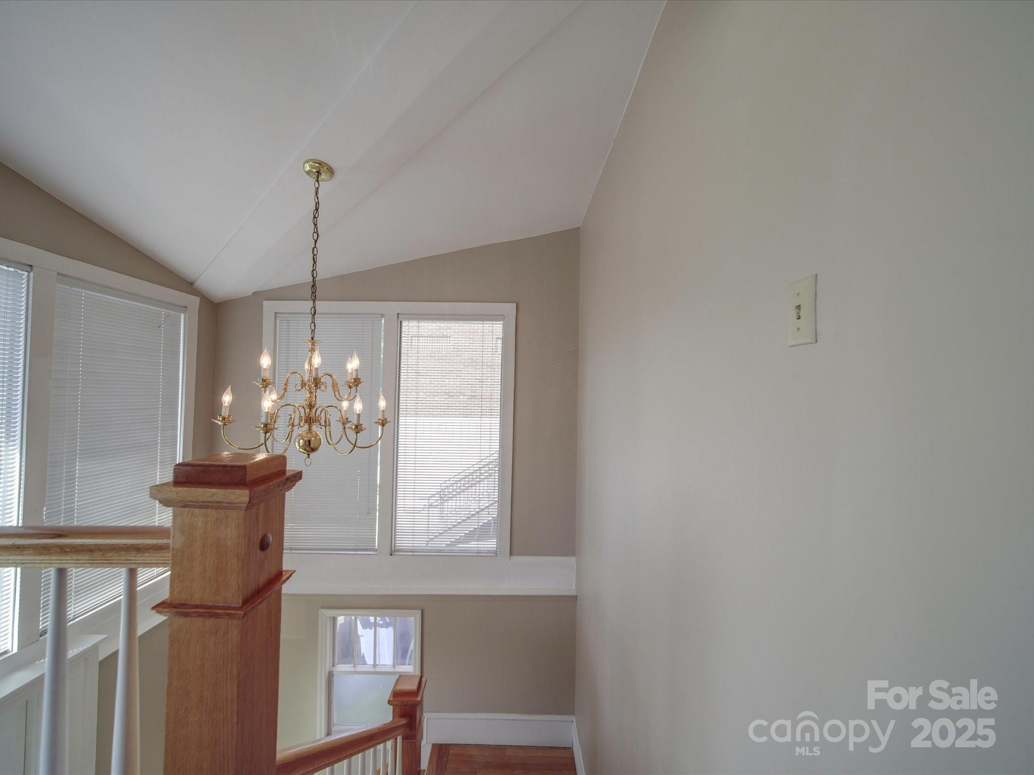 233 Davie Avenue Property Photo 40