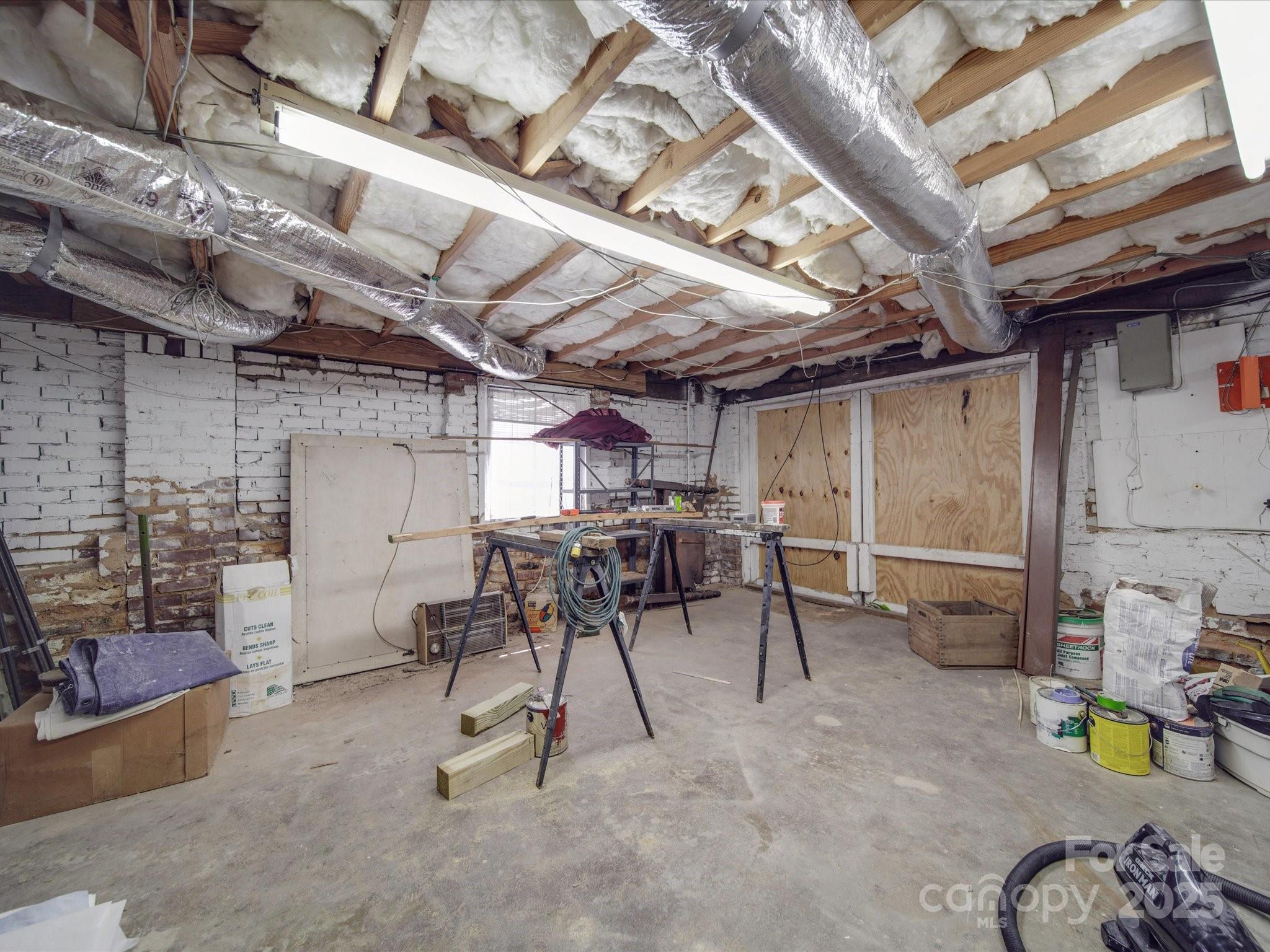 233 Davie Avenue Property Photo 46