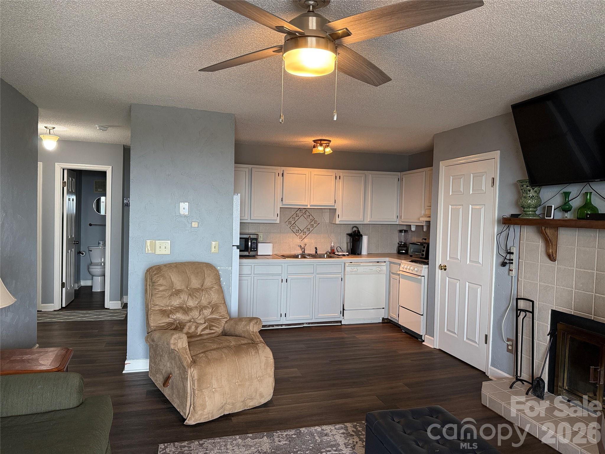 301 Pinnacle Inn Road 4313 Property Photo 4