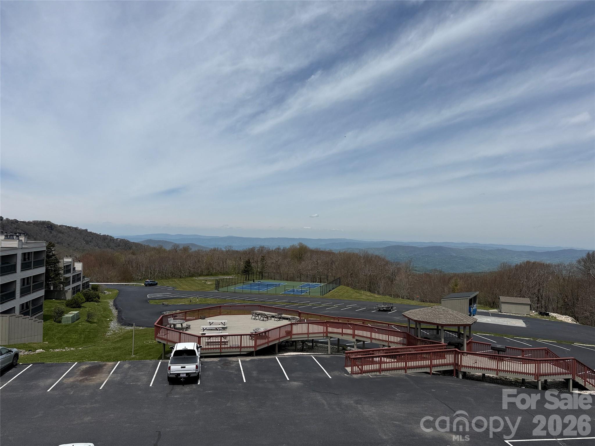 301 Pinnacle Inn Road 4313 Property Photo 5