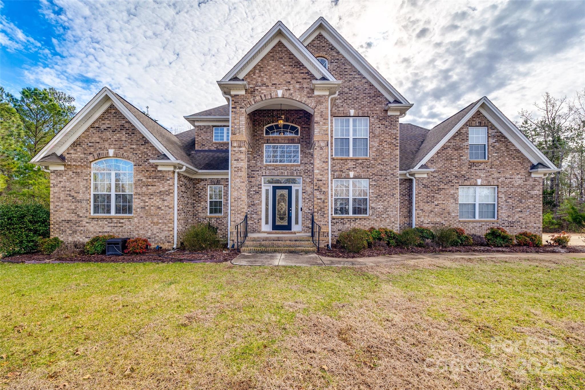 2420 Valelake Road Property Photo