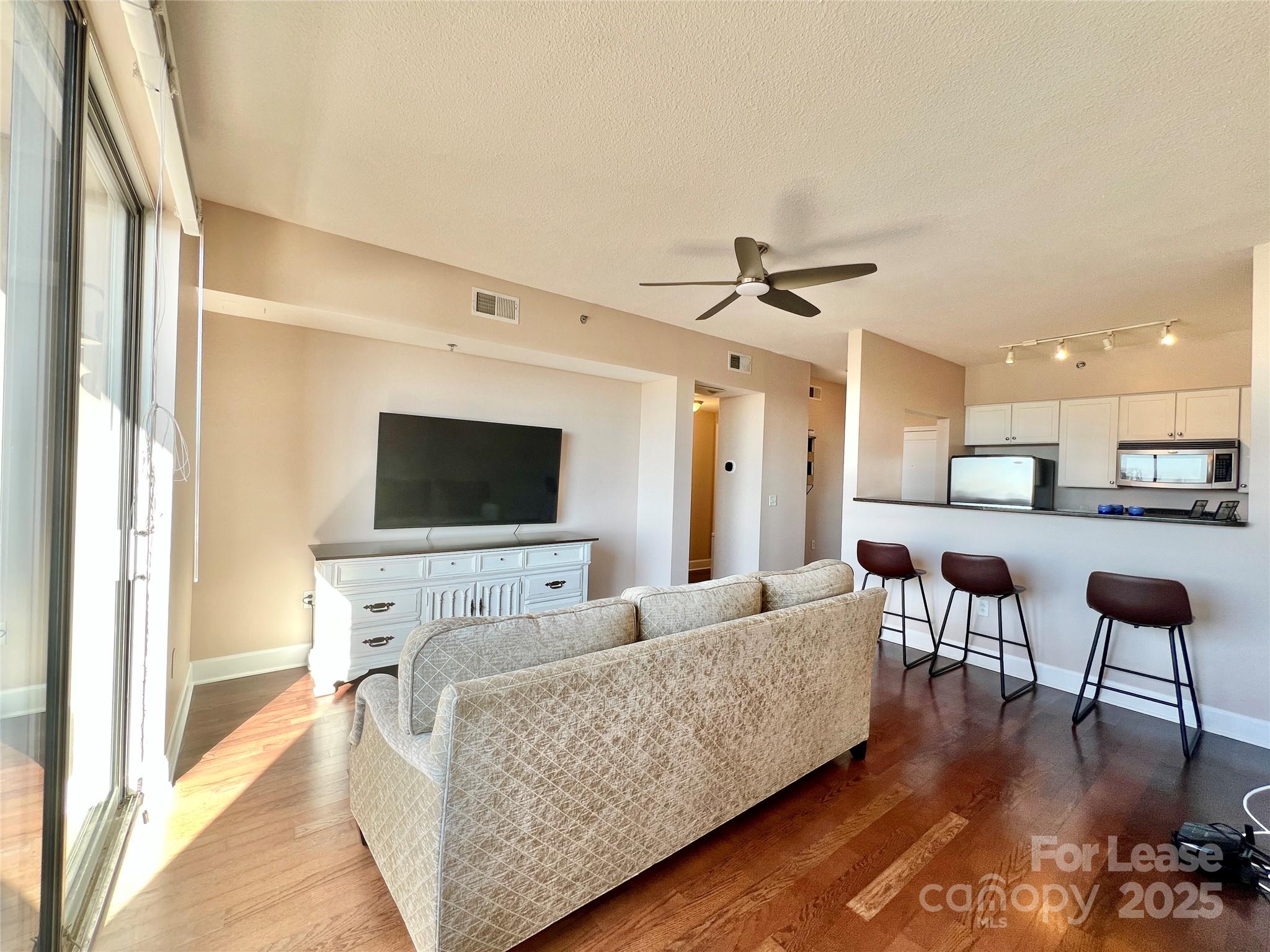 1315 East Boulevard 714 Property Photo