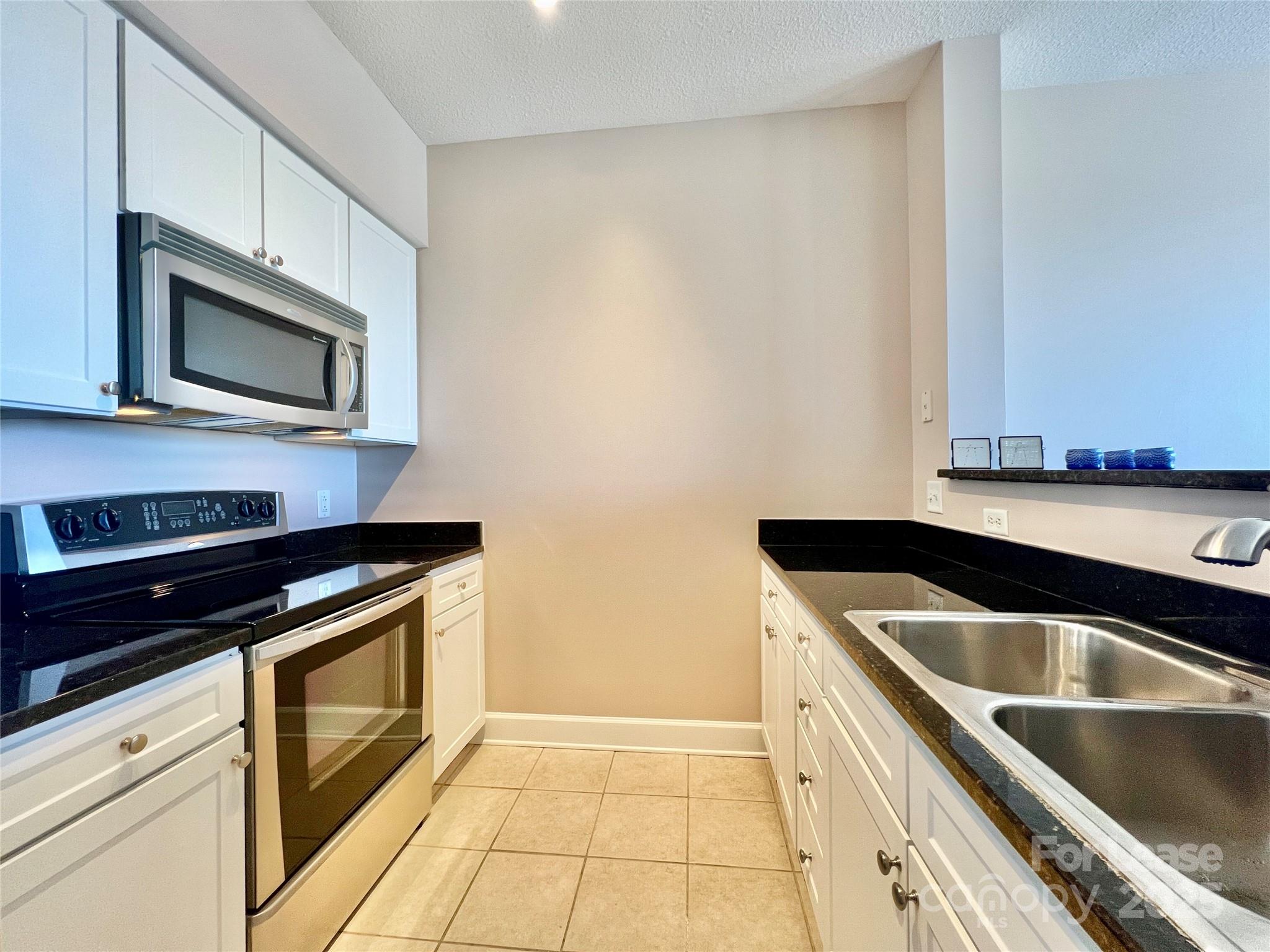 1315 East Boulevard 714 Property Photo 5